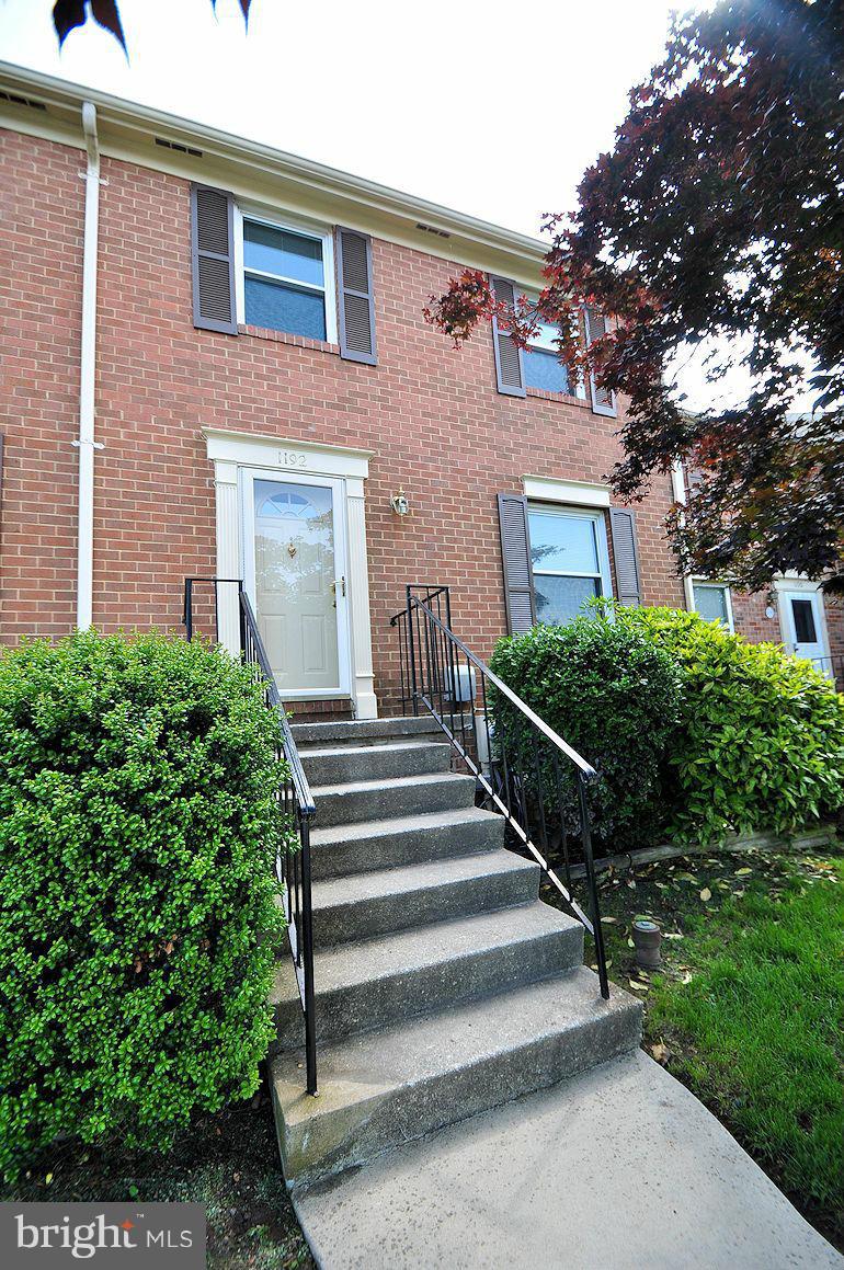 ELIZABETHS LANDING - Residential