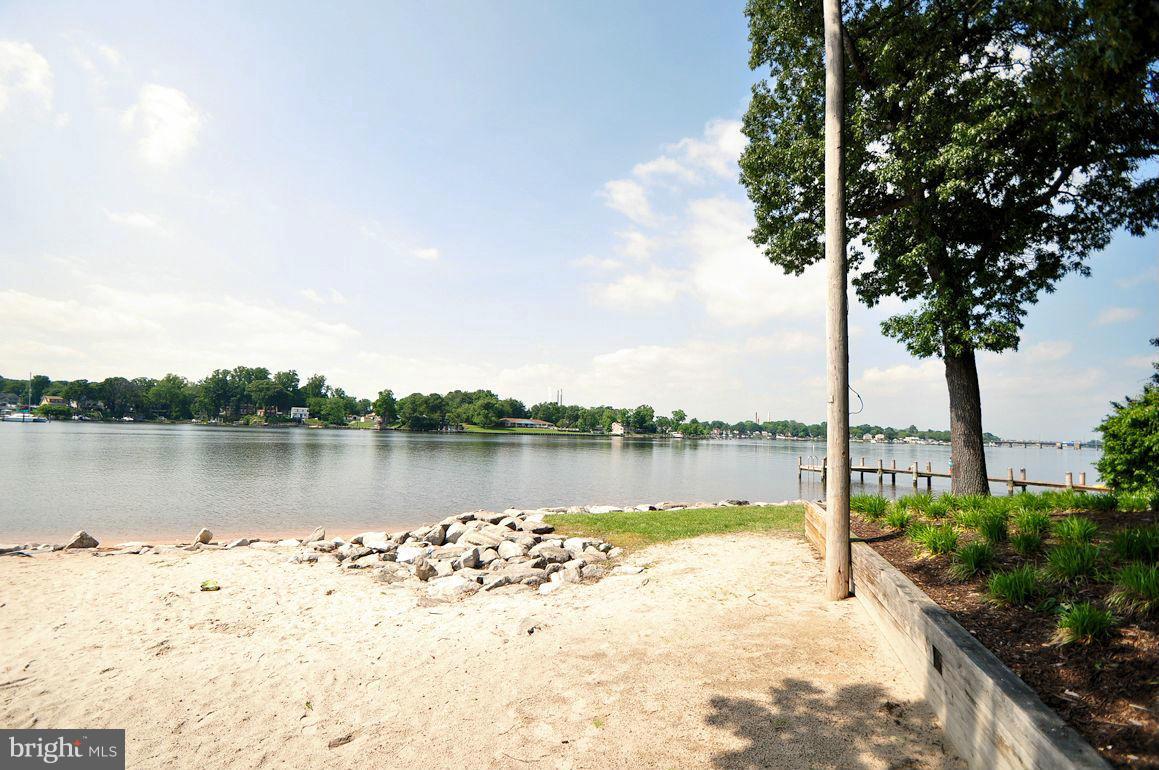 ELIZABETHS LANDING - Residential