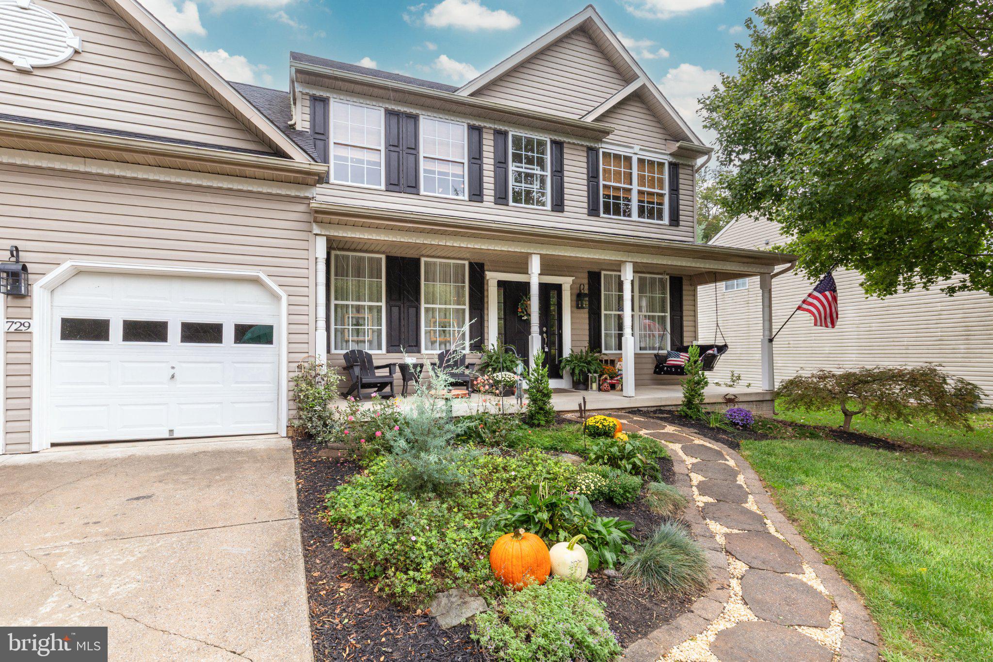 729 RUSTLING LEAF COURT