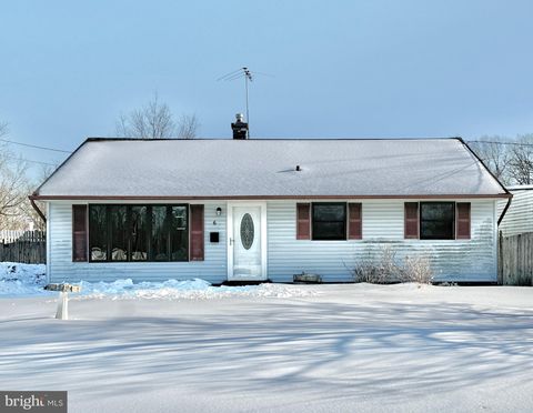 Homes For Sale - 6 Holly Drive<br/> WEST BERLIN, NJ 08091