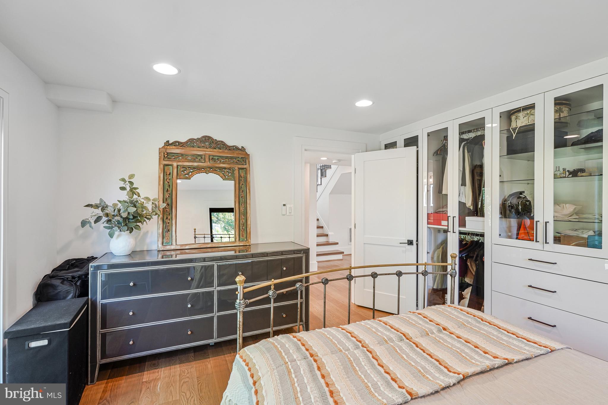 BROYHILLS MCLEAN ESTATES - Residential