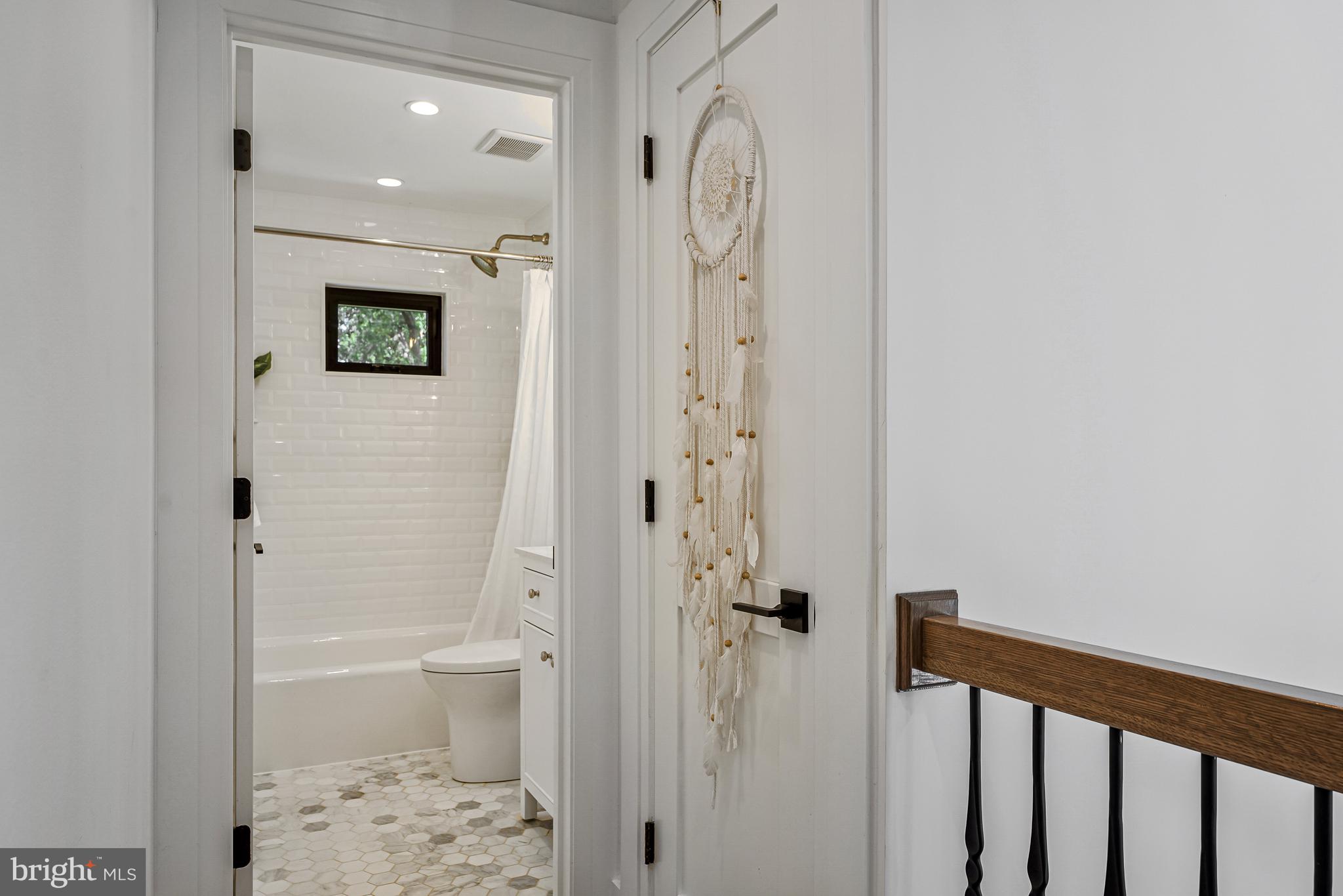 BROYHILLS MCLEAN ESTATES - Residential