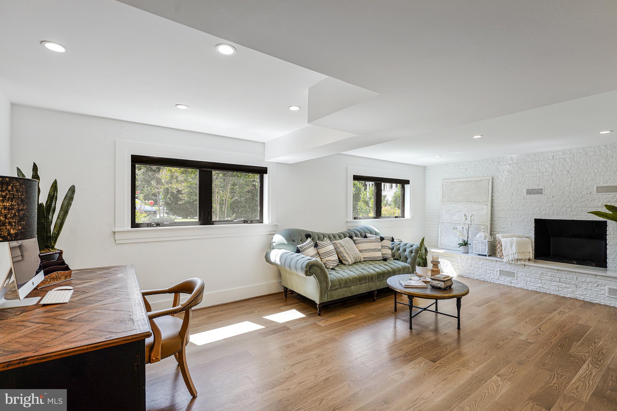 BROYHILLS MCLEAN ESTATES - Residential