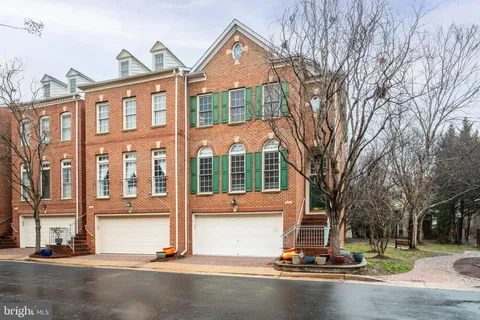 259 Murtha Street, Alexandria, VA MLS: VAAX2054578