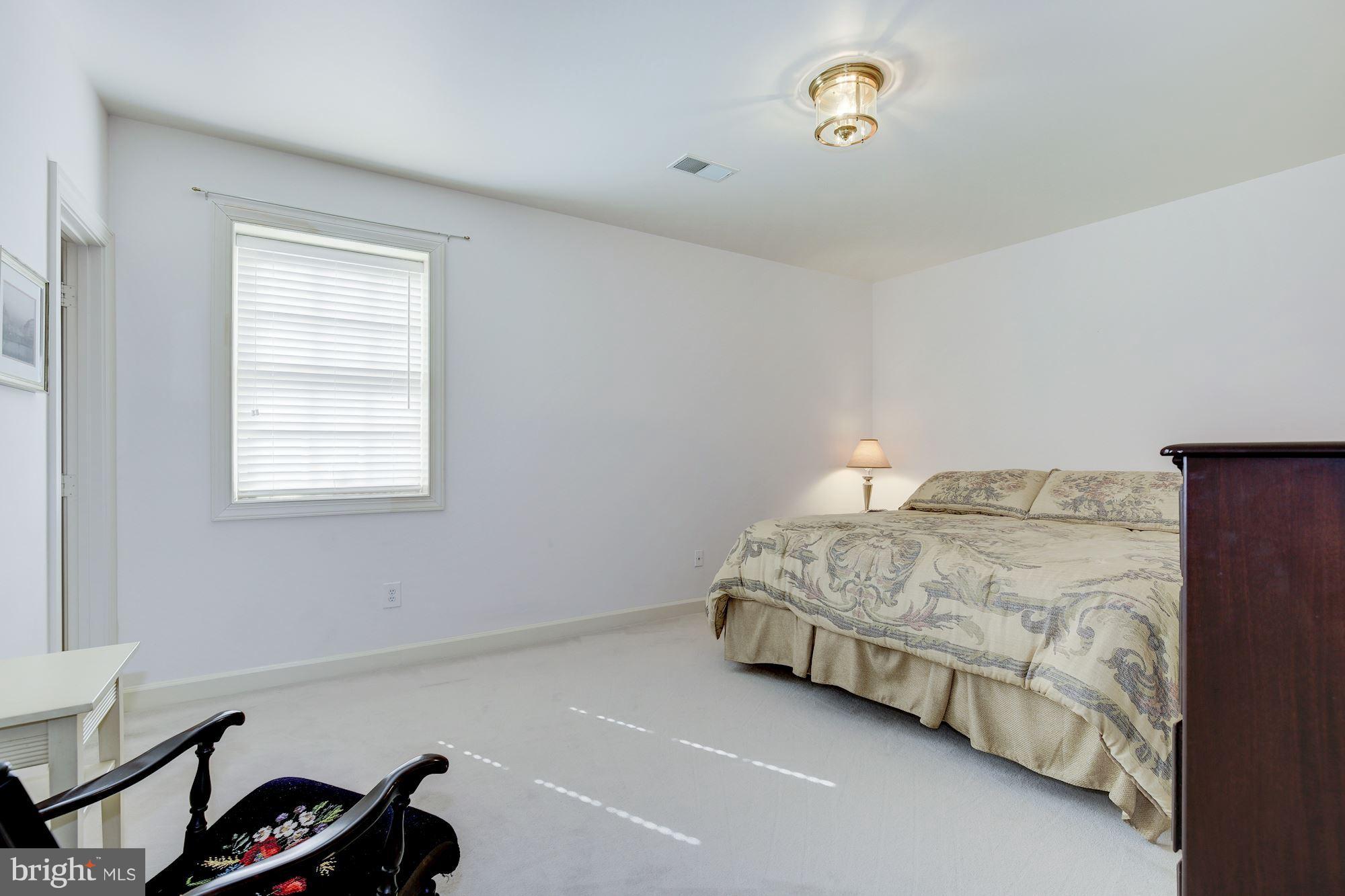 AVENEL - Residential Lease