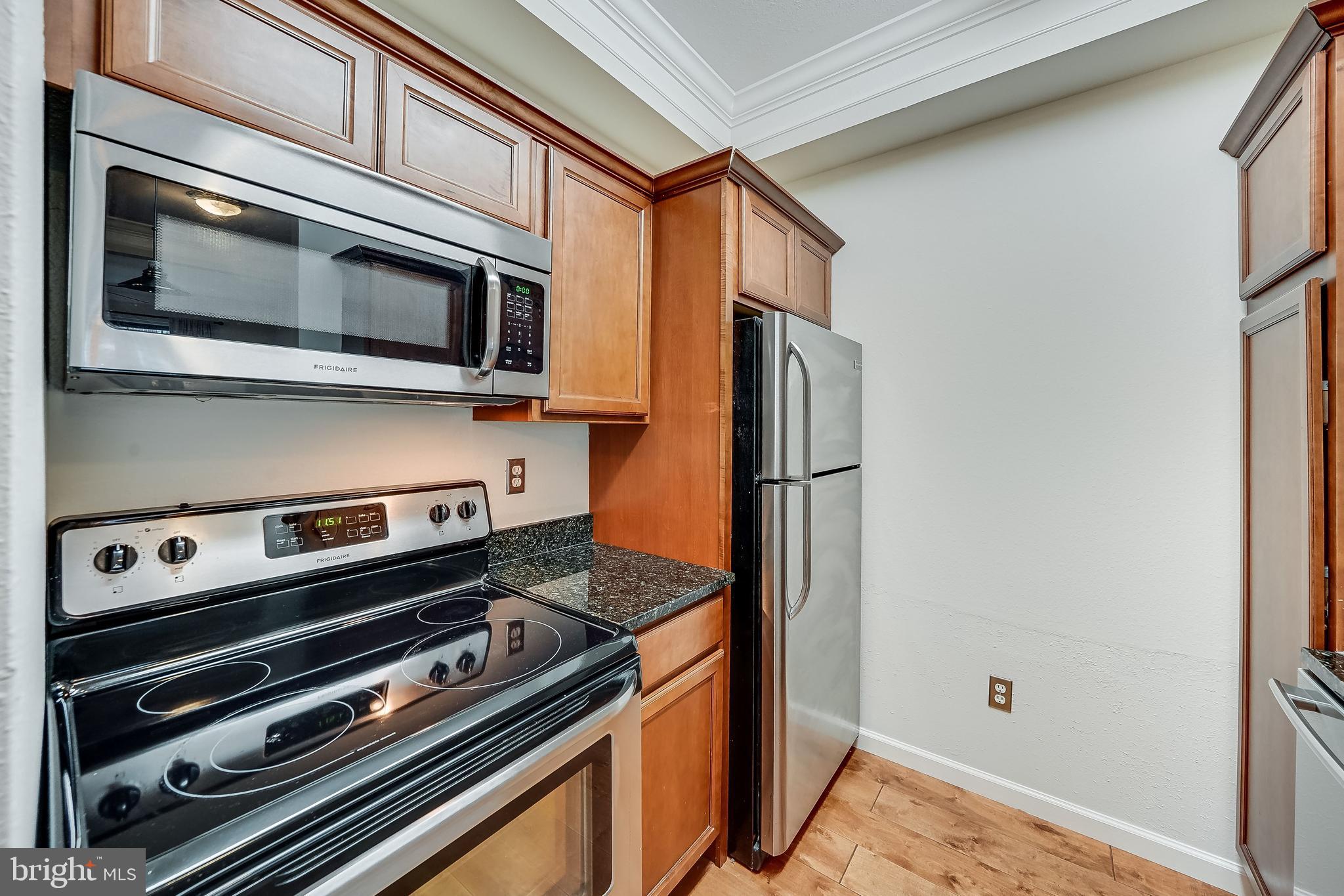 1550 SPRING GATE DRIVE 8103