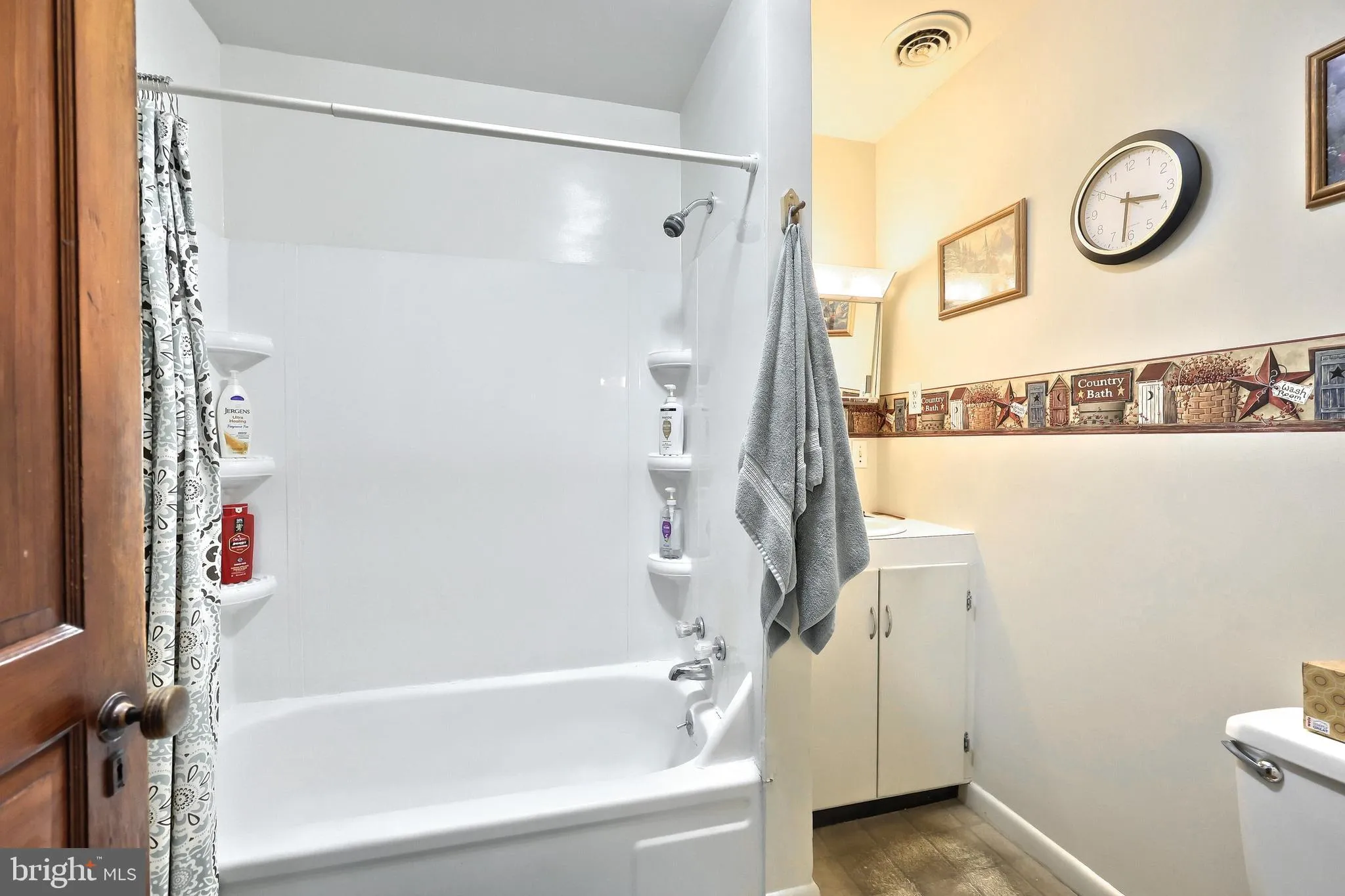 Hanover, Pennsylvania 17331, United States, 4 Bedrooms Bedrooms, ,2 BathroomsBathrooms,Residential,Pending,113262