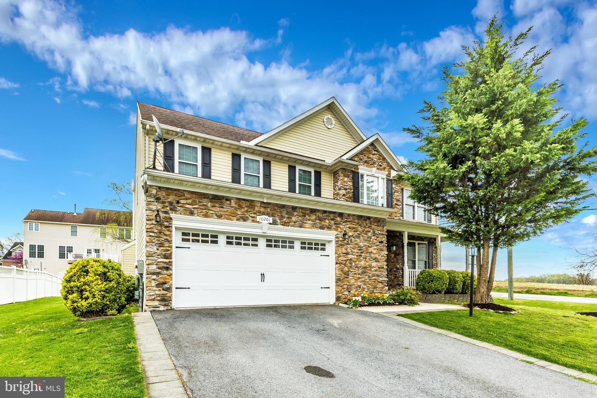 CARRIAGE HILL - Residential