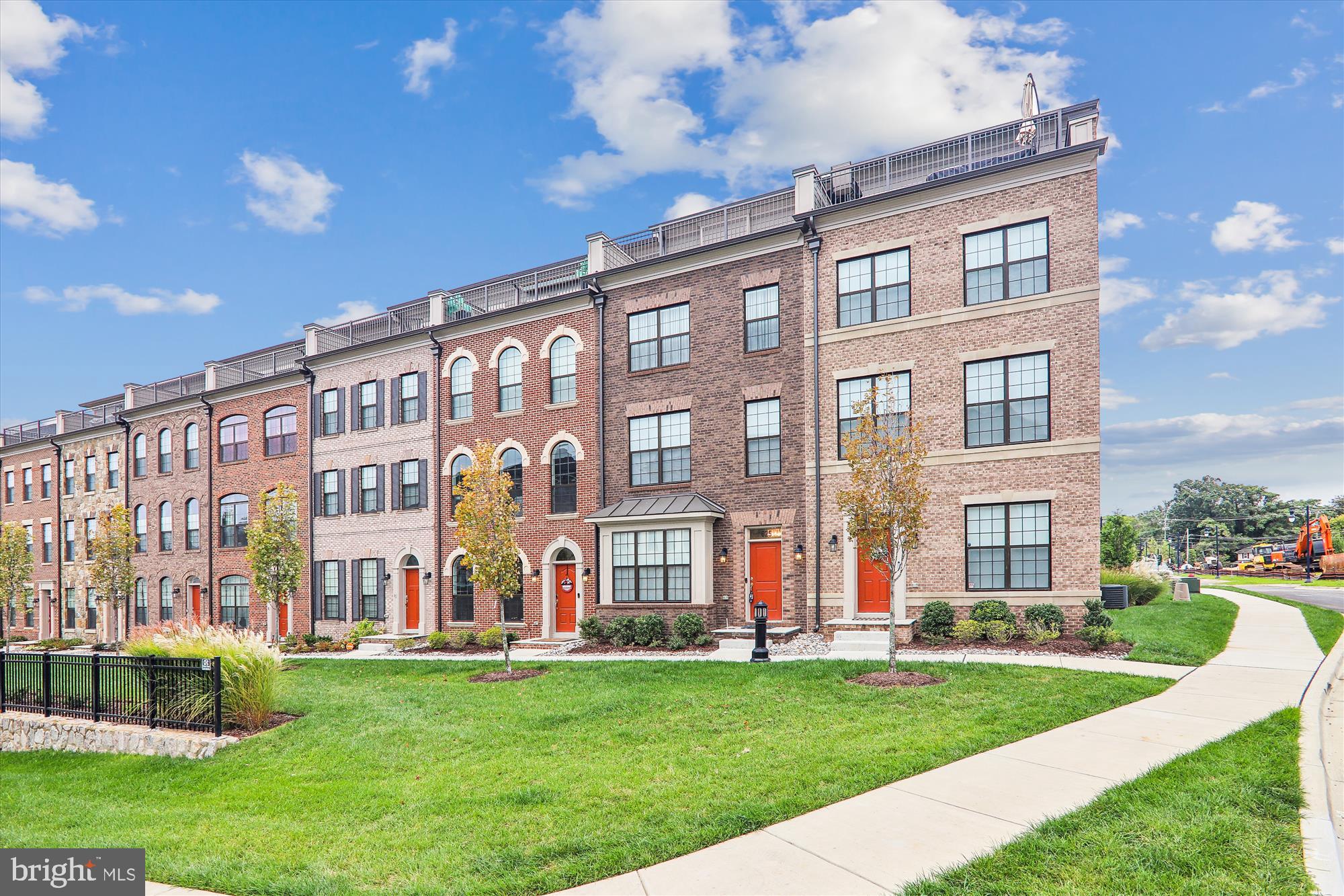 625 LEIGH WAY