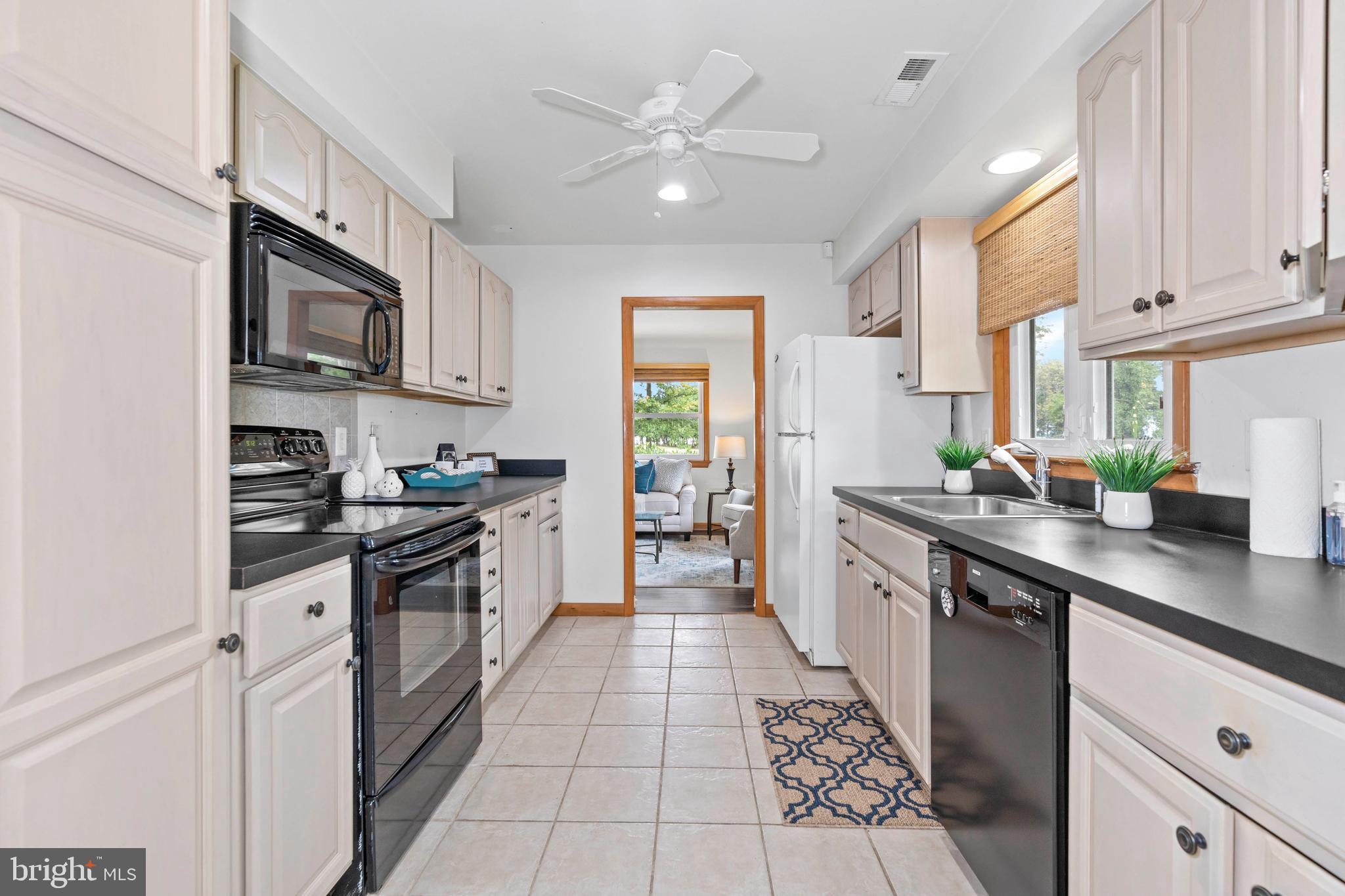 WEST VIEW SHORES - Residential