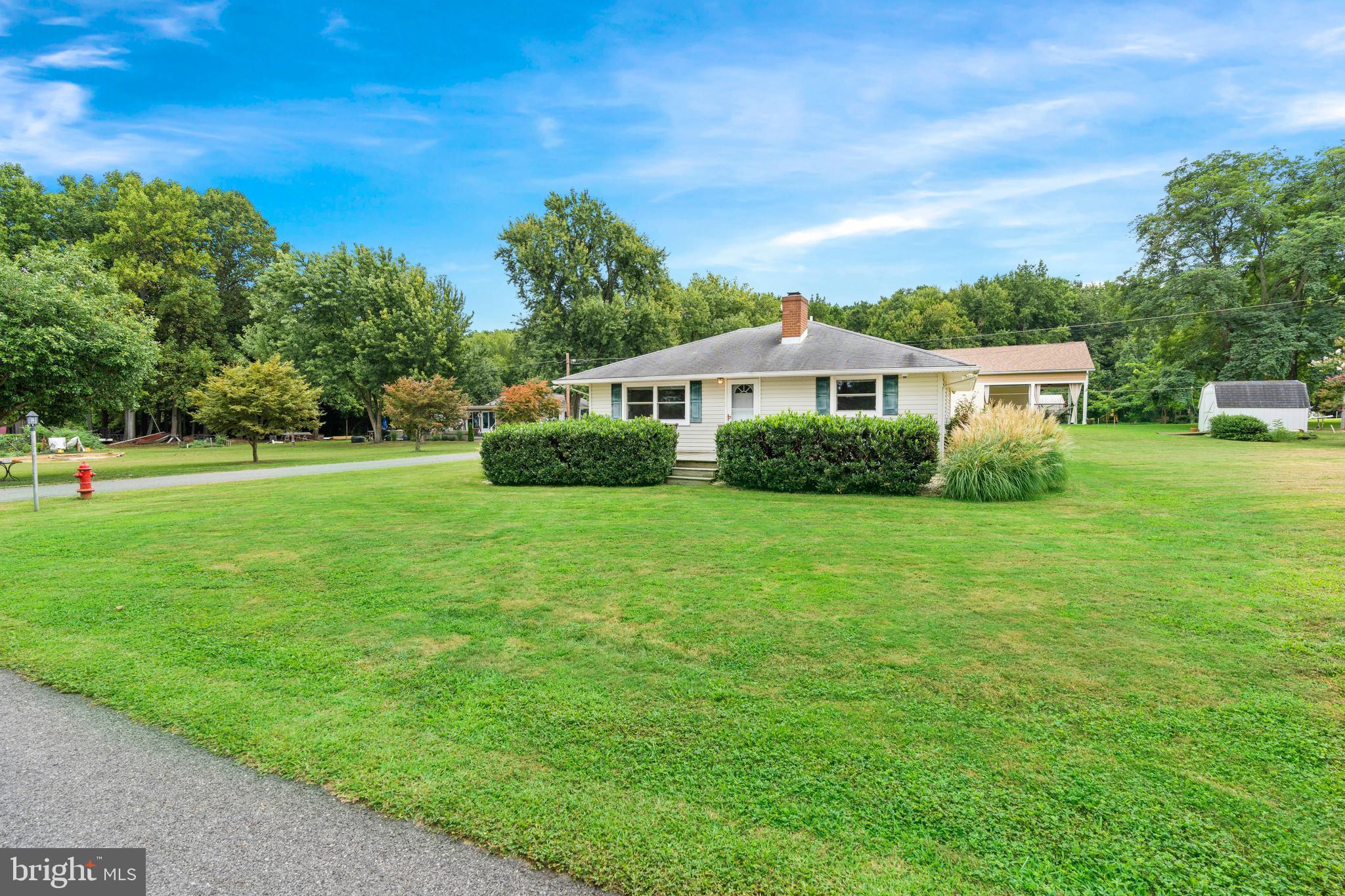 WEST VIEW SHORES - Residential