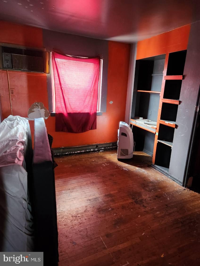 MAYFAIR (WEST) - Residential