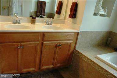 RESIDENCES AT BRAMBLETON - Residential Lease