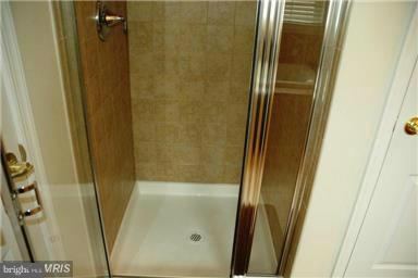 RESIDENCES AT BRAMBLETON - Residential Lease