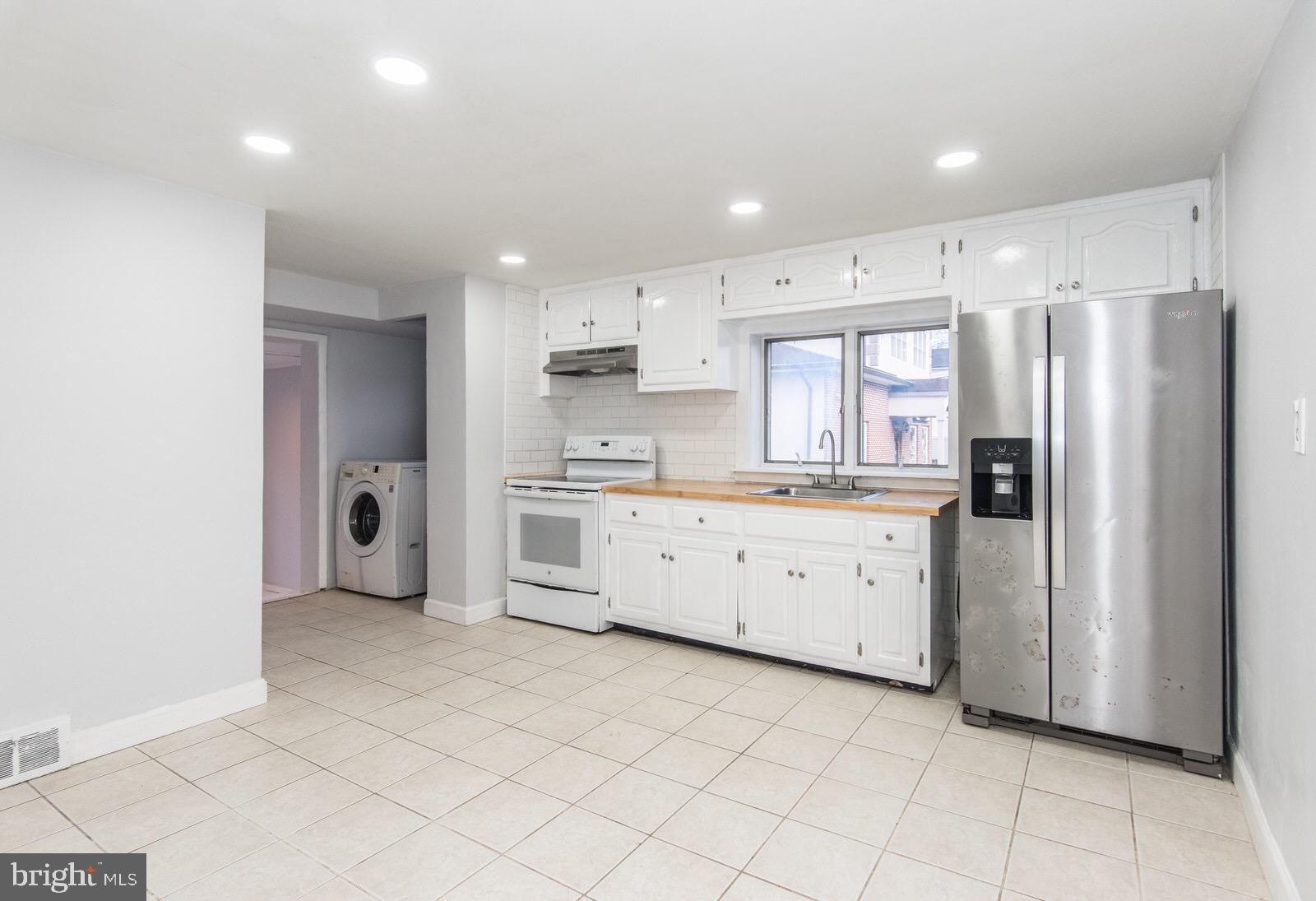 NEWPORTVILLE - Residential