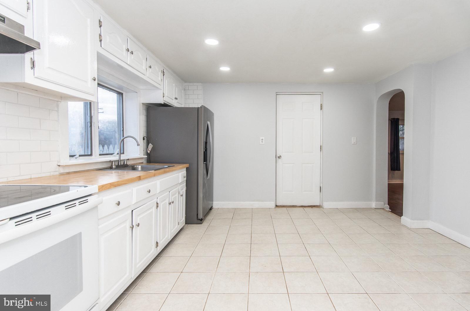 NEWPORTVILLE - Residential