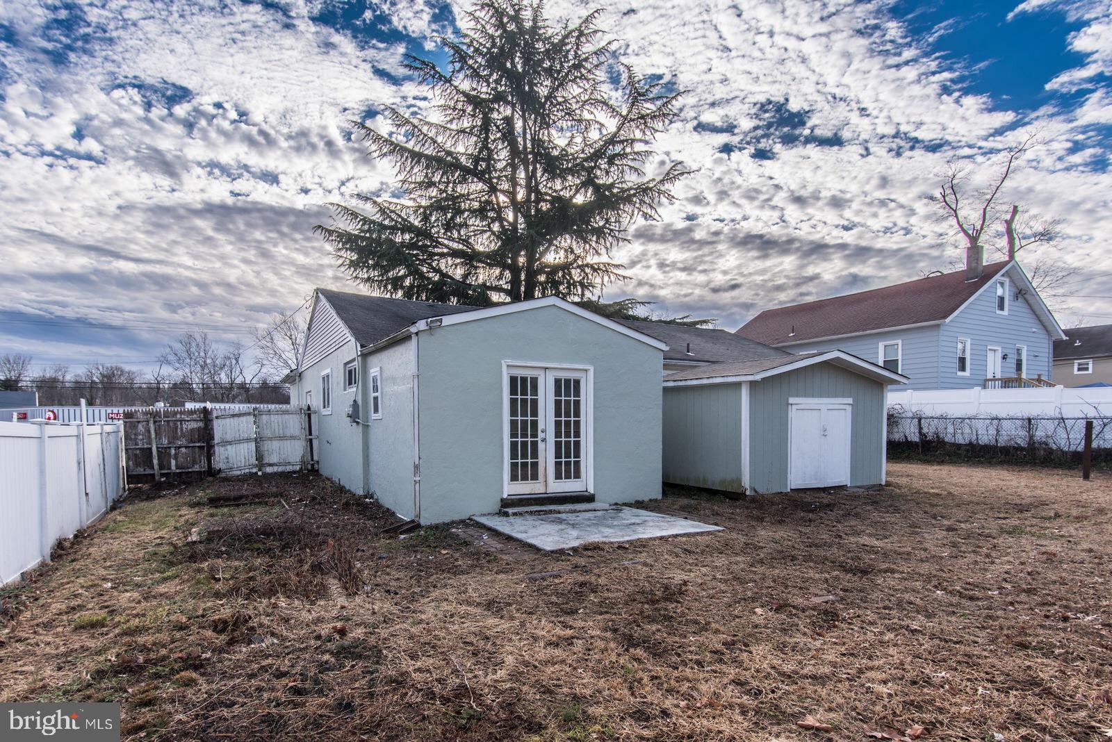 NEWPORTVILLE - Residential