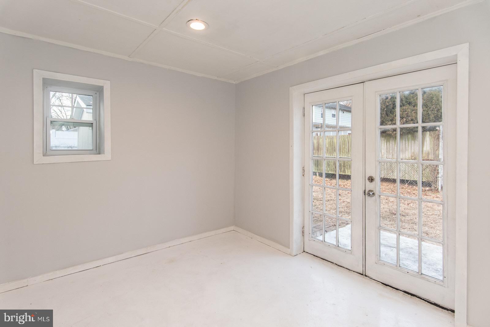 NEWPORTVILLE - Residential