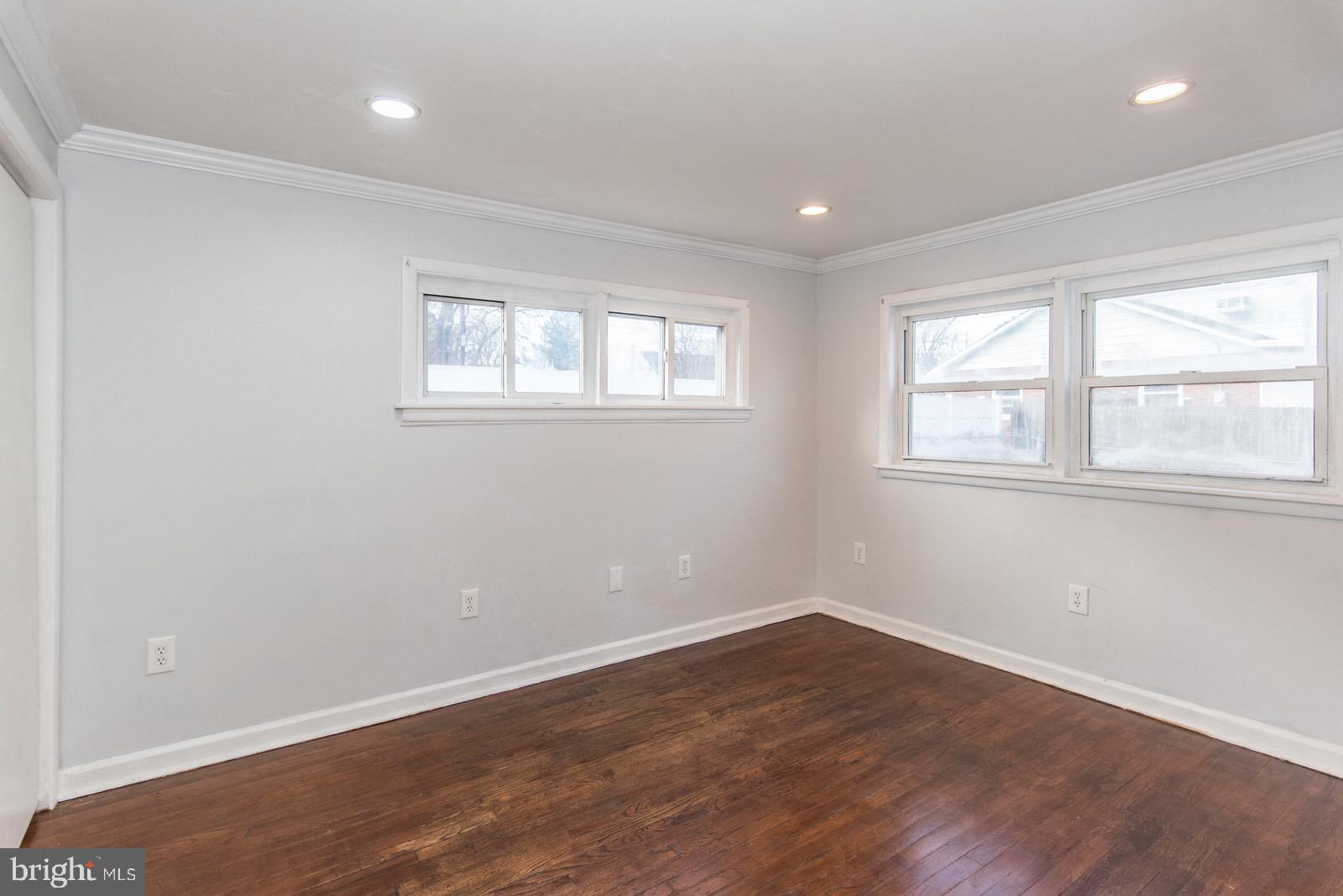 NEWPORTVILLE - Residential