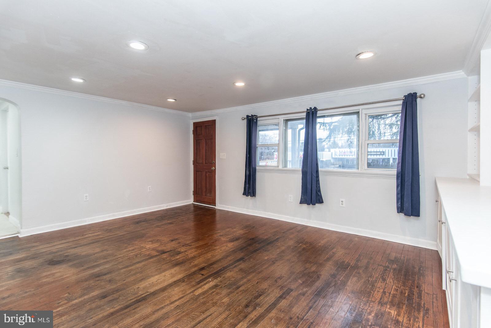 NEWPORTVILLE - Residential