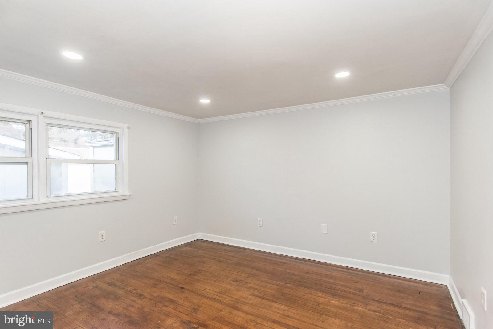 NEWPORTVILLE - Residential