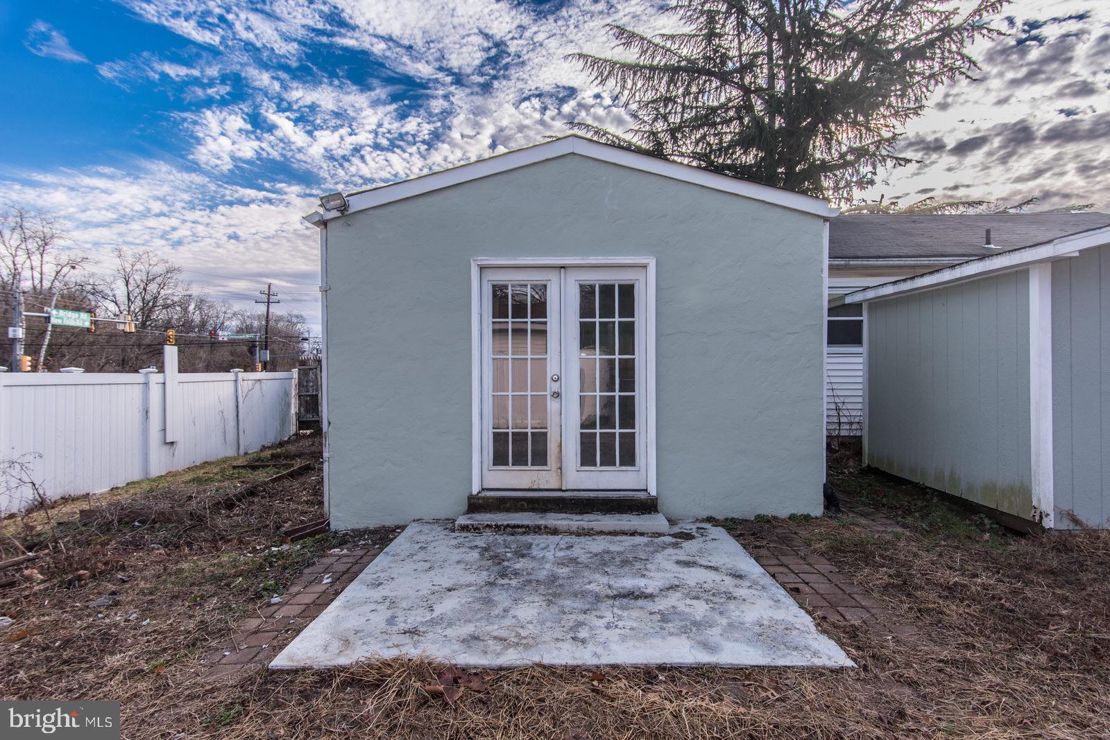 NEWPORTVILLE - Residential