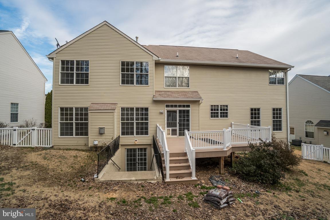 LEE'S CROSSING - Residential