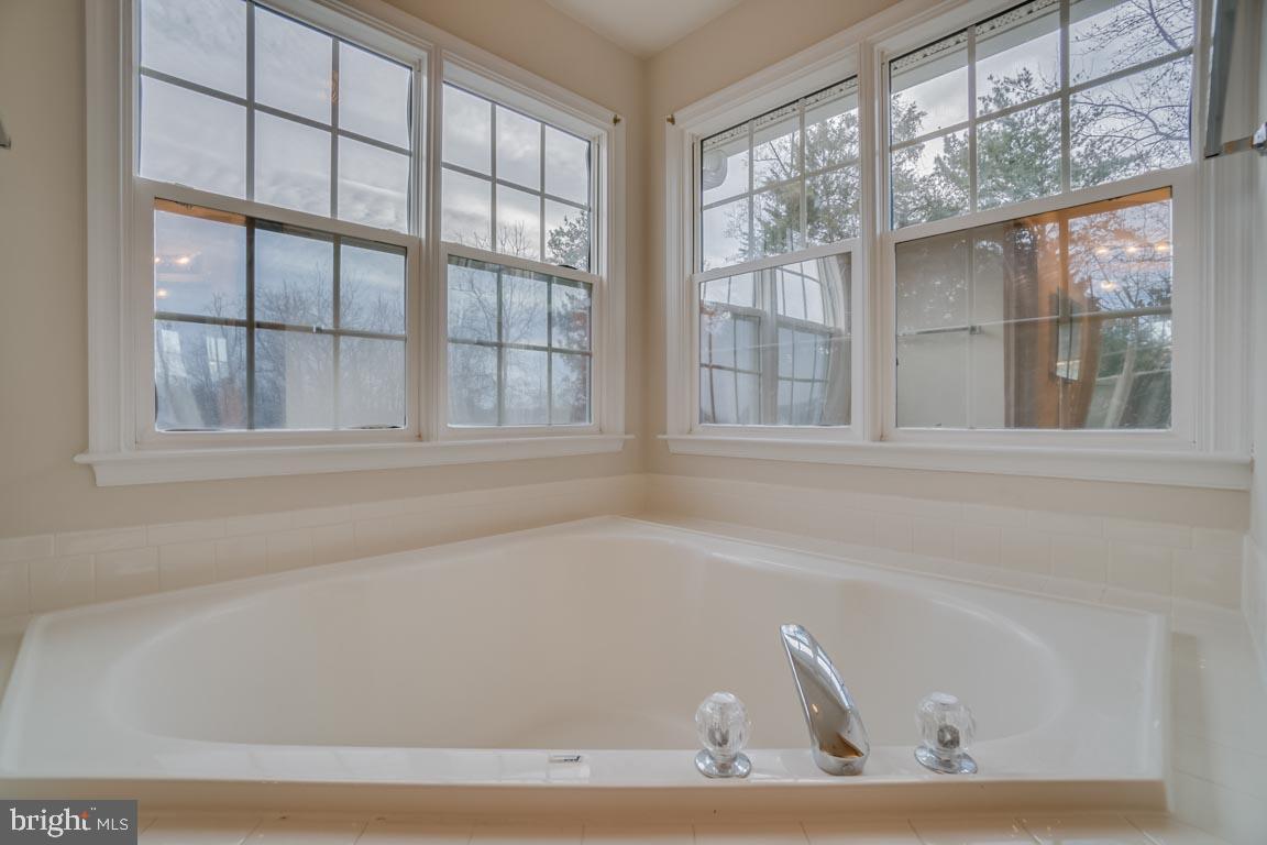 LEE'S CROSSING - Residential