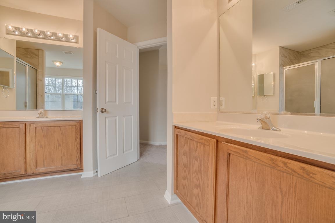 LEE'S CROSSING - Residential