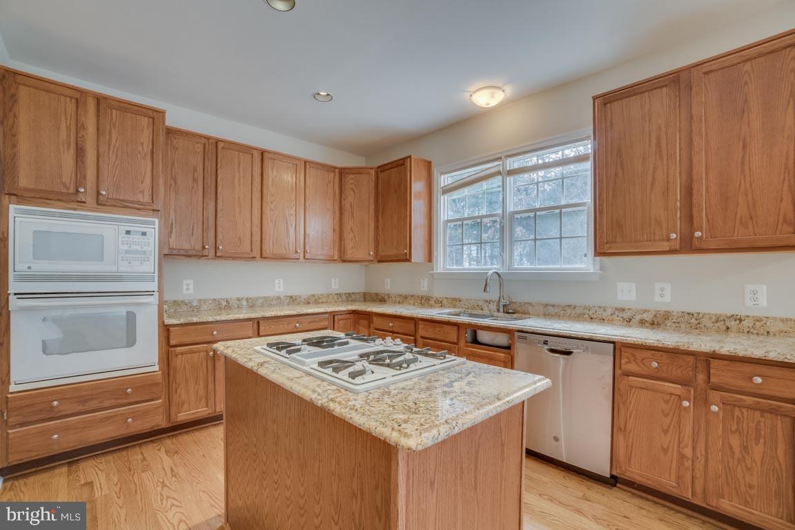 LEE'S CROSSING - Residential