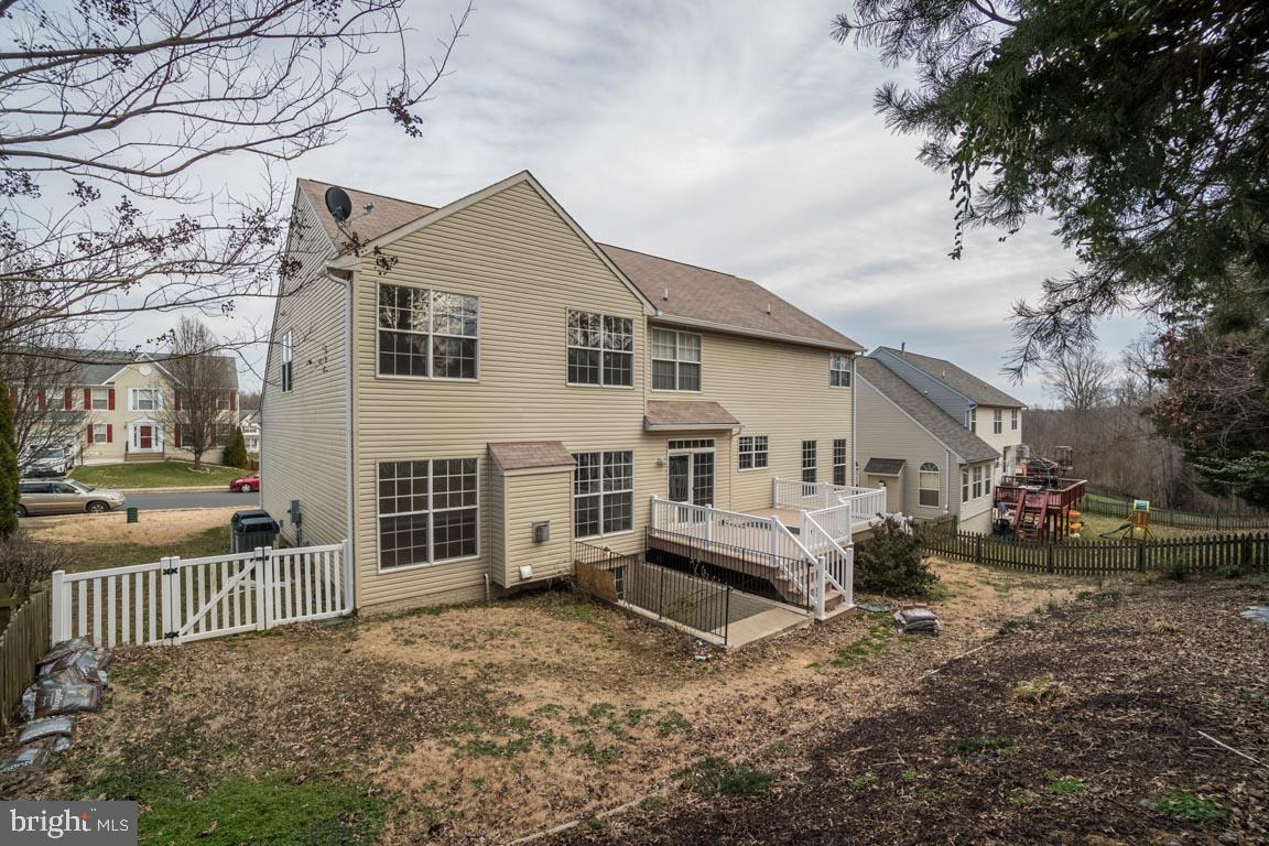 LEE'S CROSSING - Residential