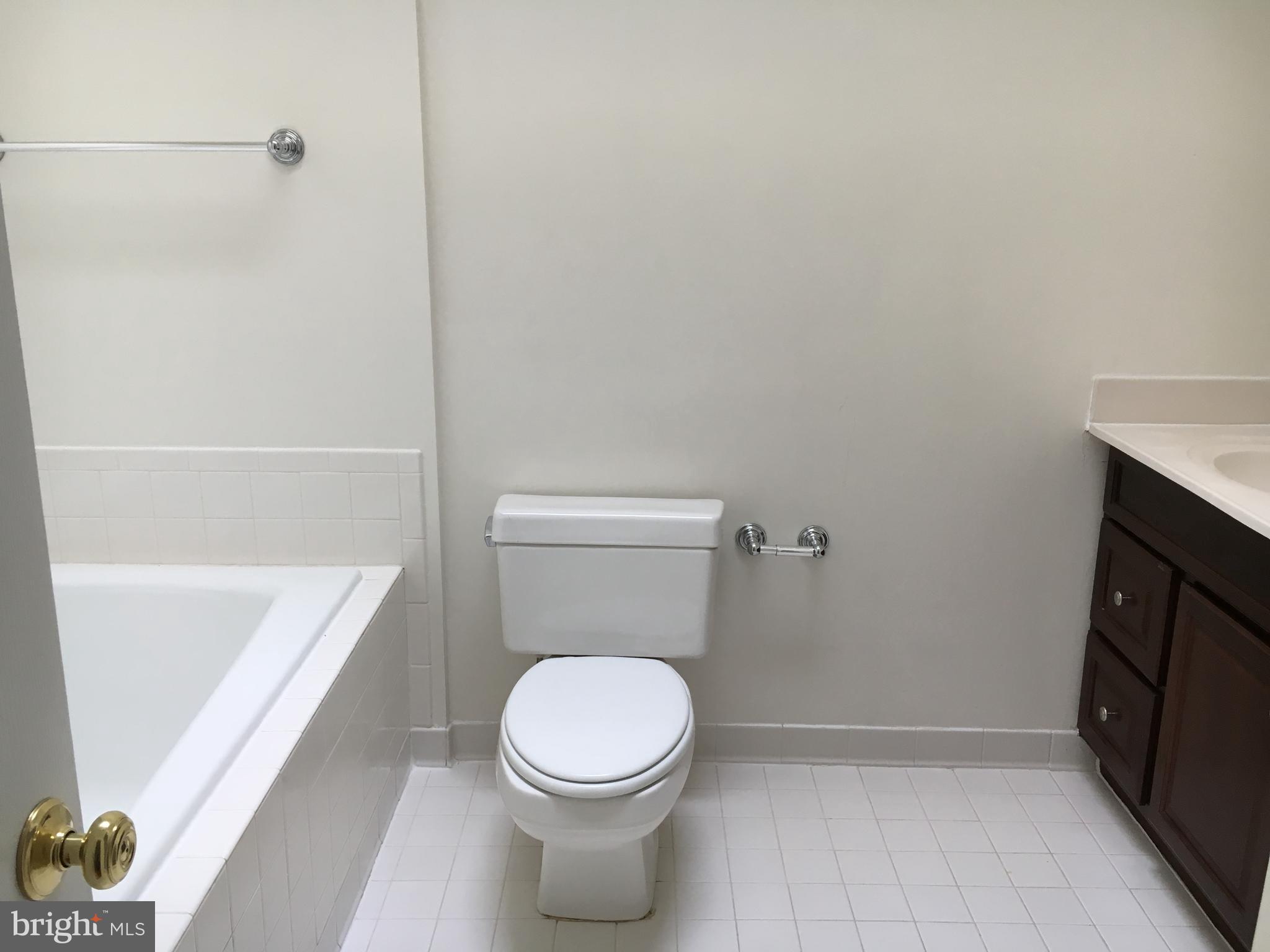 KINGSTOWNE - Residential Lease