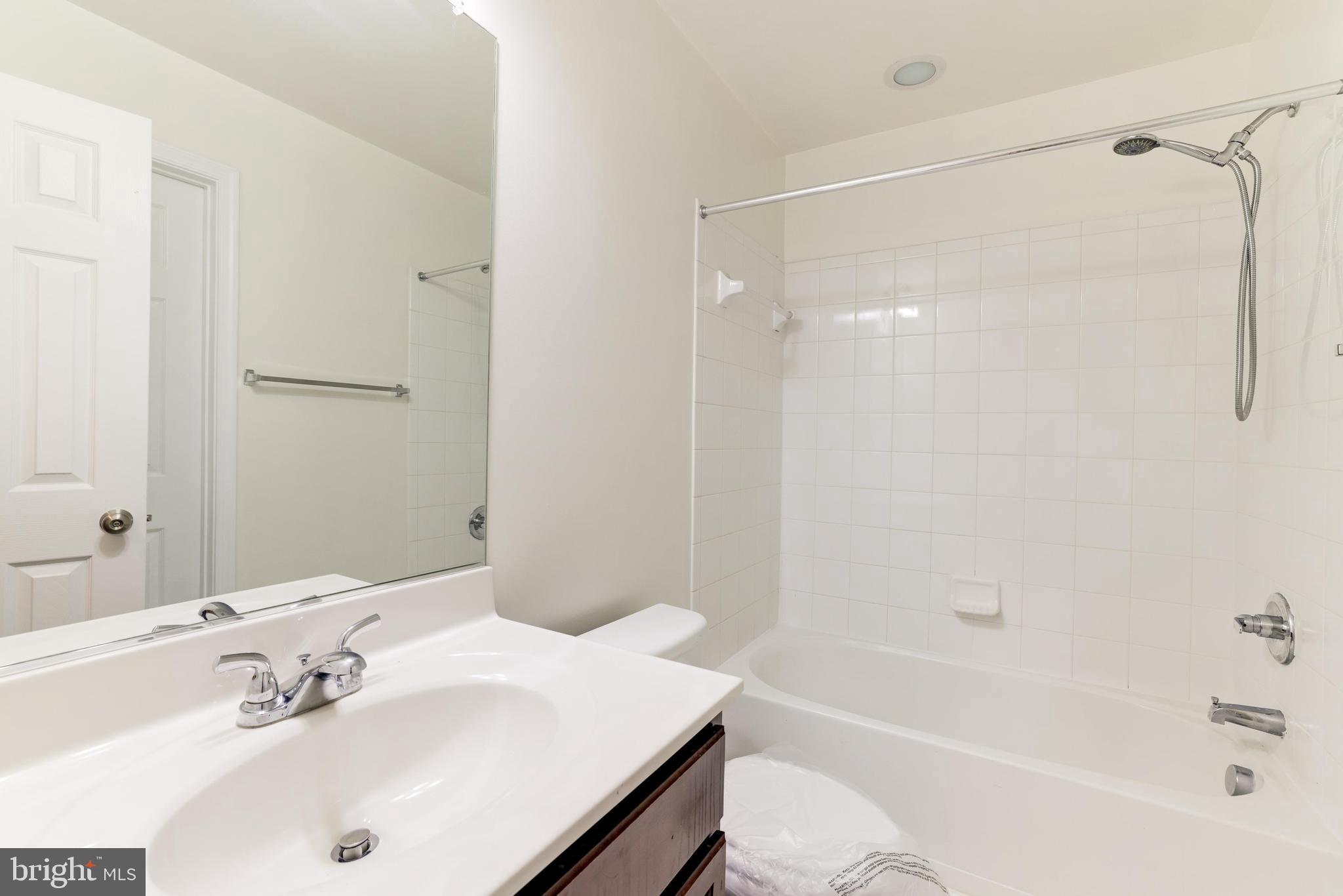 ALEXANDERS CHASE - Residential Lease