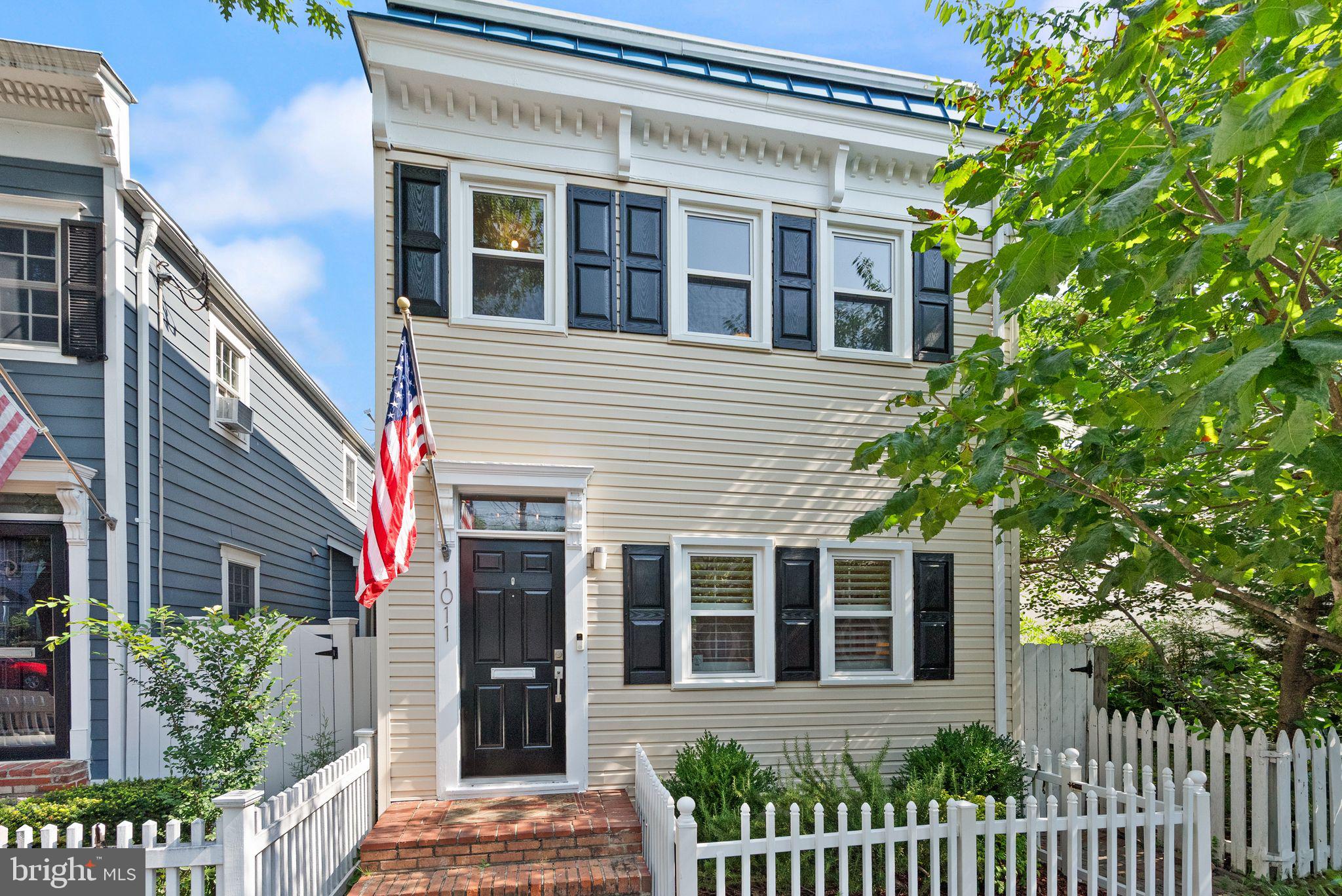 1011 ORONOCO STREET