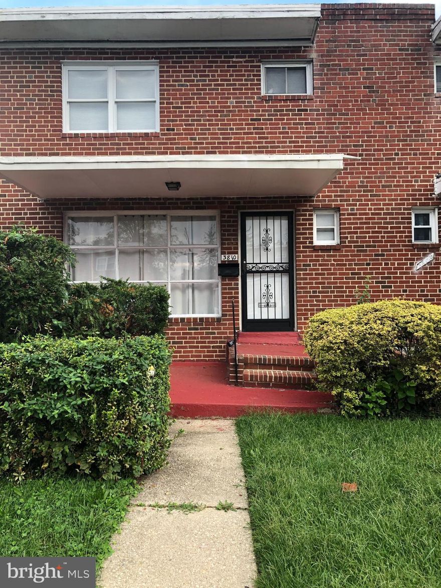 WELCOME TO YOUR NEW LOCATION -
This well-maintained three bedroom home with central air awaits you.  Conveniently located within a mile from shopping, groceries, banking, restaurants, Home Depot, fuel stations, SCHOOLS, and public transportation- everything you may need is there.  Minimum credit score 620.
PLEASE CONTACT THE LISTING AGENT WITH YOUR QUESTIONS.