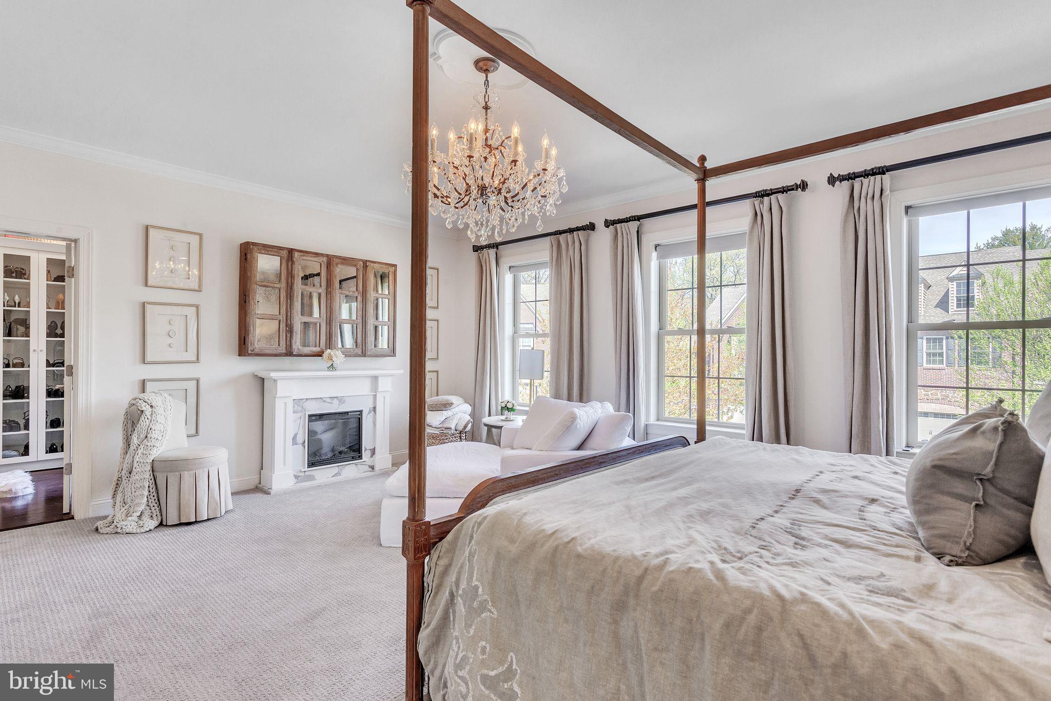 WALDEN SQUARE - Residential