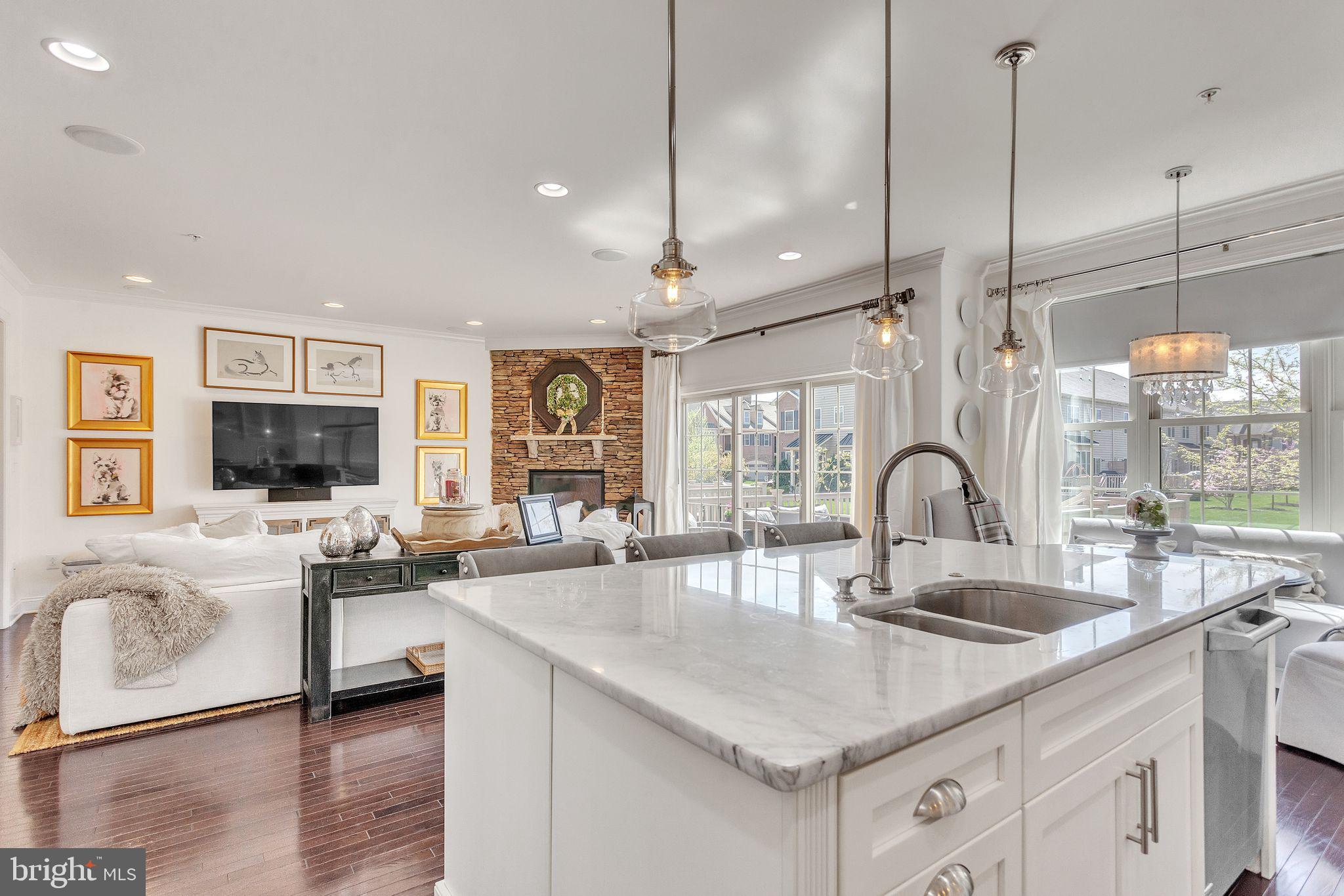 WALDEN SQUARE - Residential