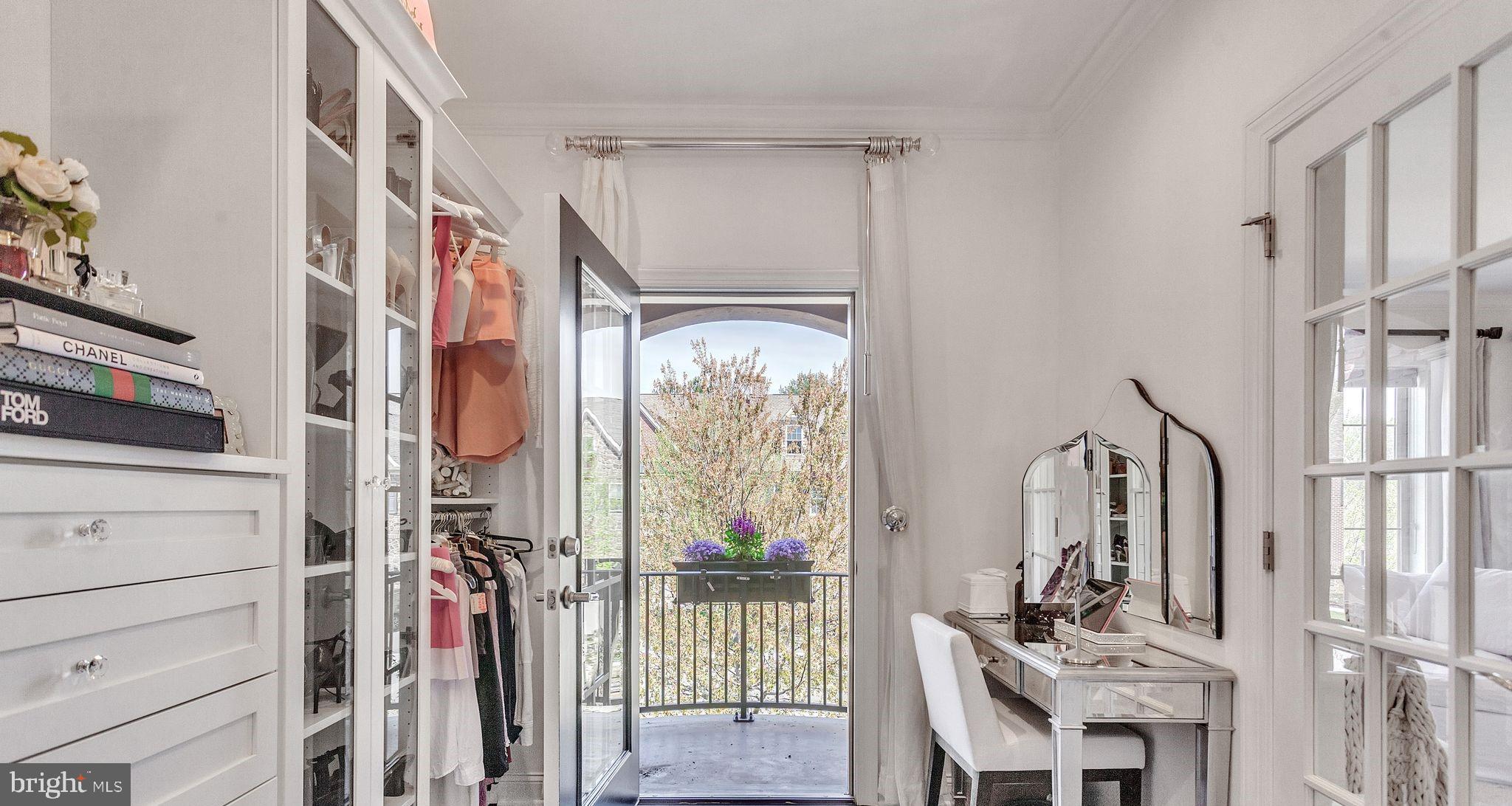 WALDEN SQUARE - Residential