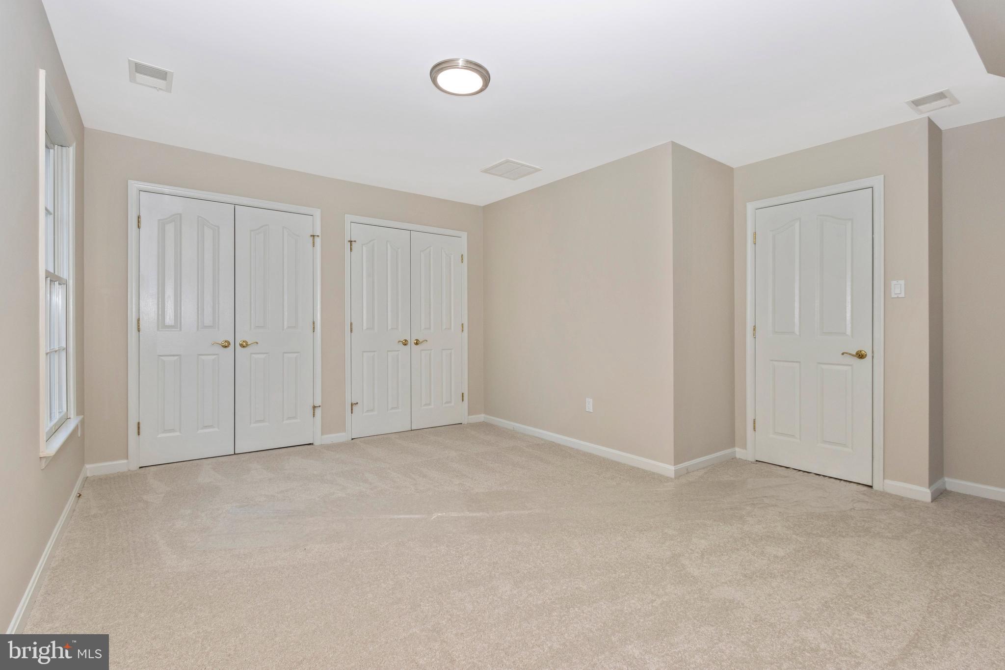 VILLAGE OF RIVER HILL - Residential