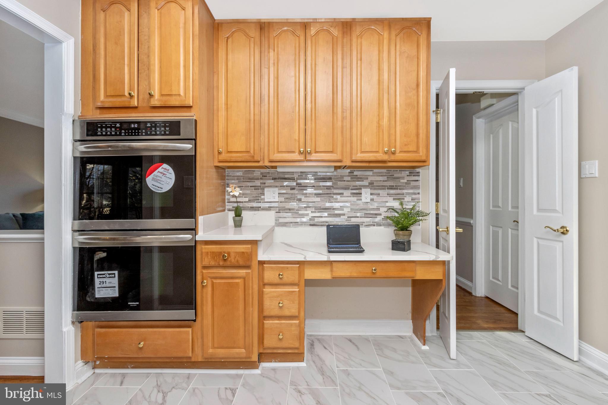 VILLAGE OF RIVER HILL - Residential