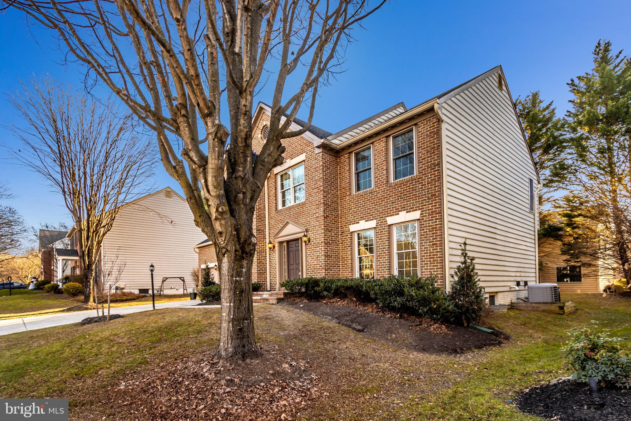 VILLAGE OF RIVER HILL - Residential