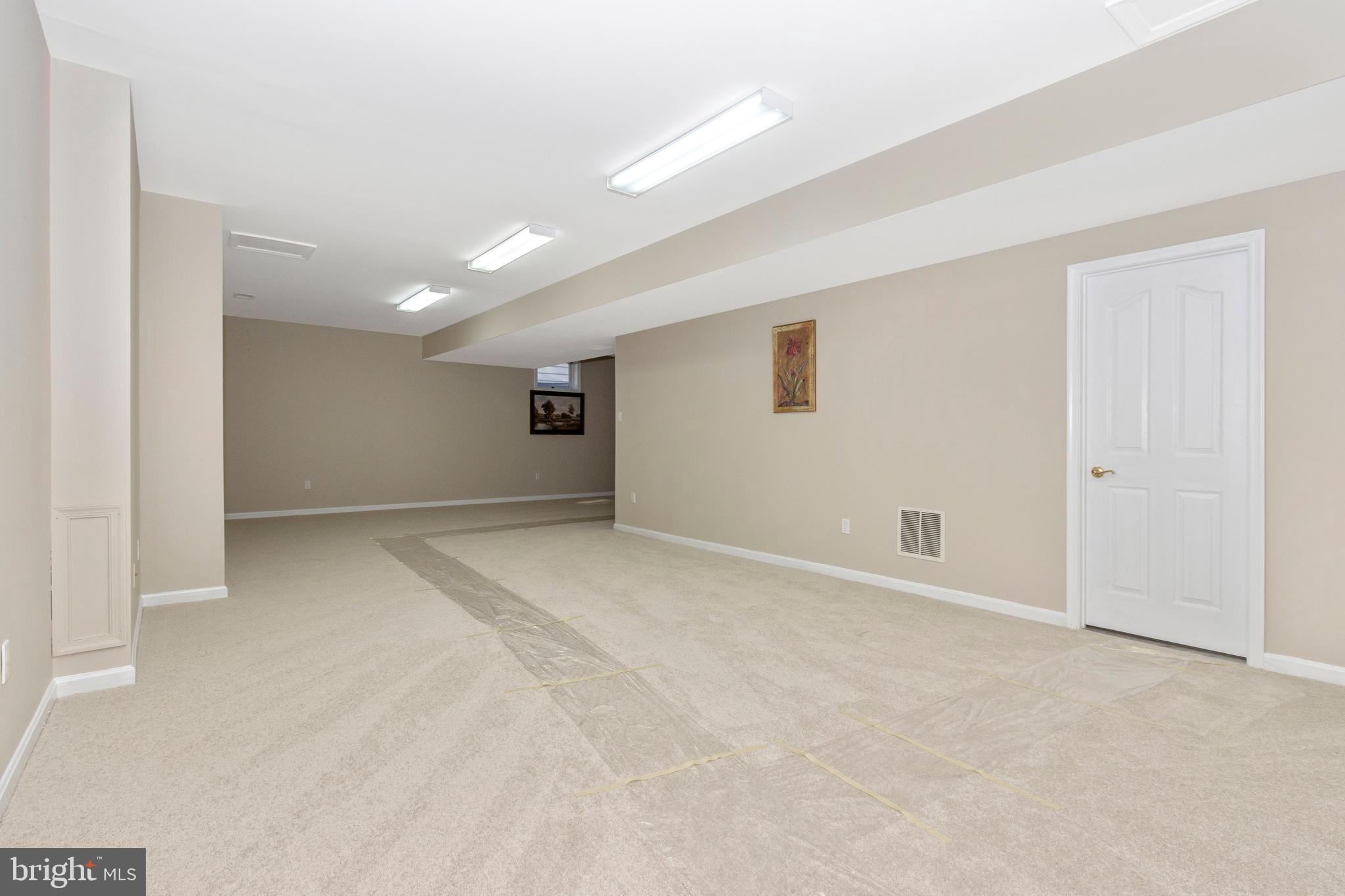 VILLAGE OF RIVER HILL - Residential