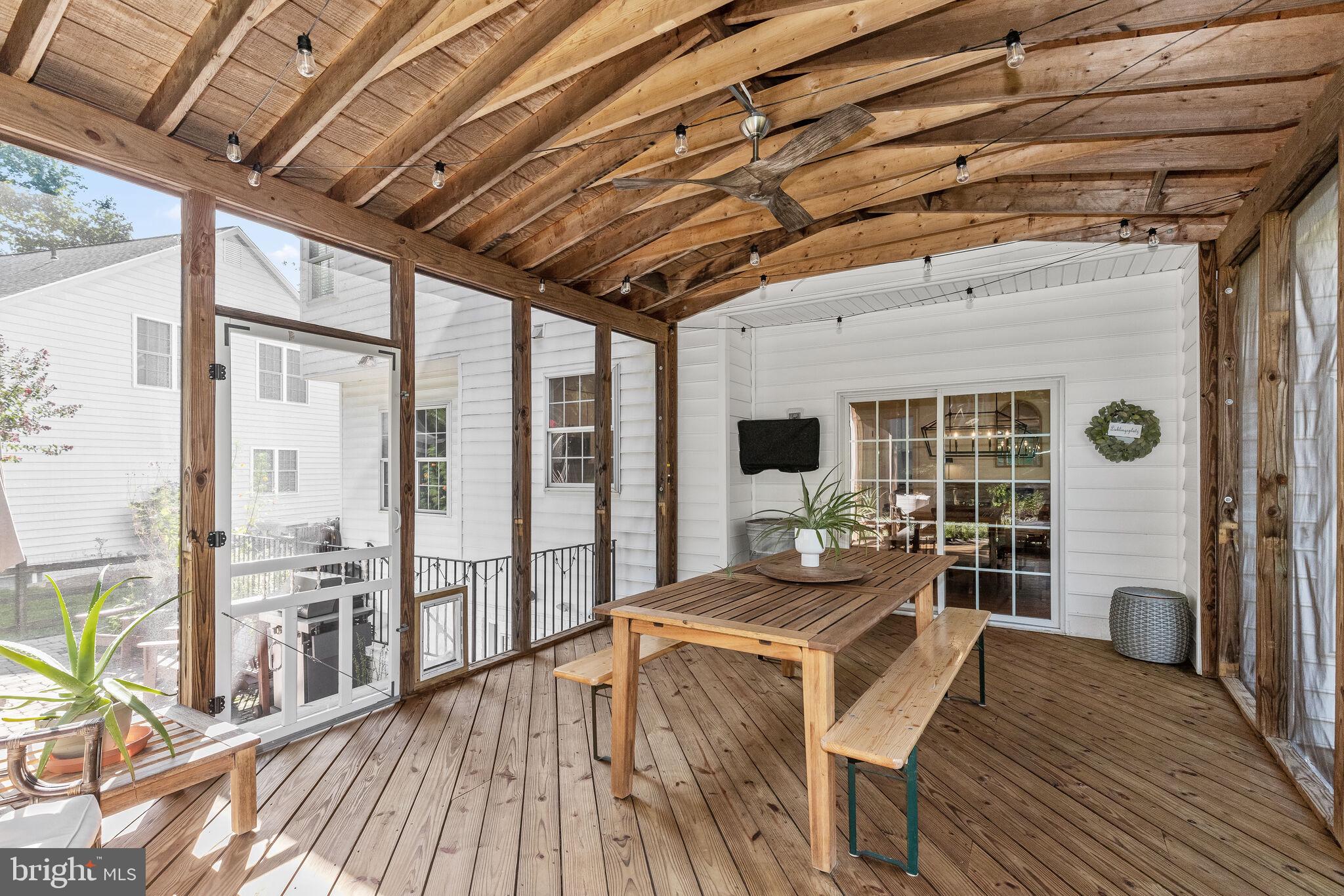 RIVER HILL - Residential