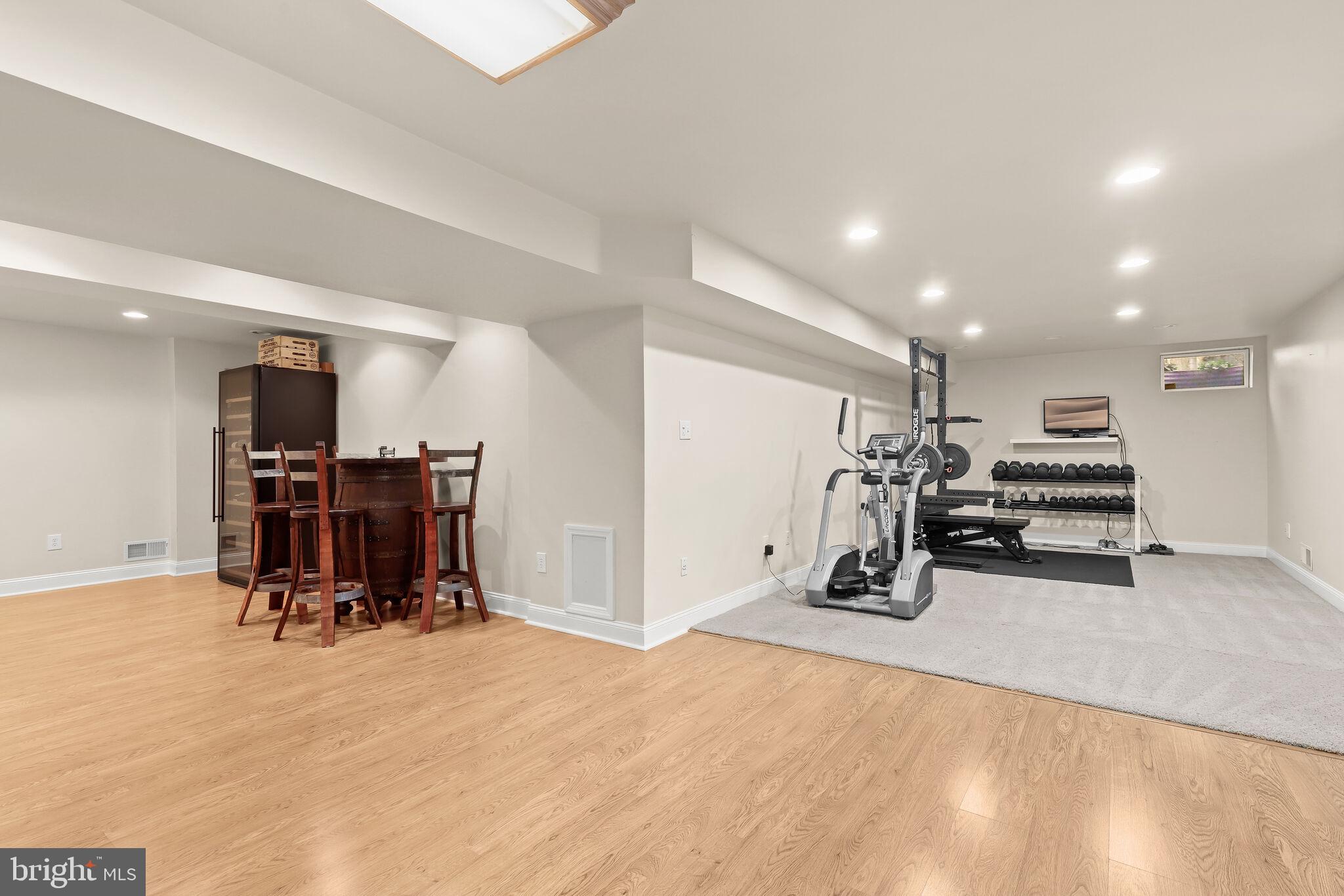 RIVER HILL - Residential