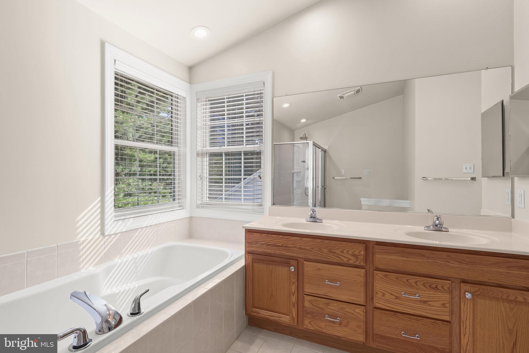 RIVER HILL - Residential