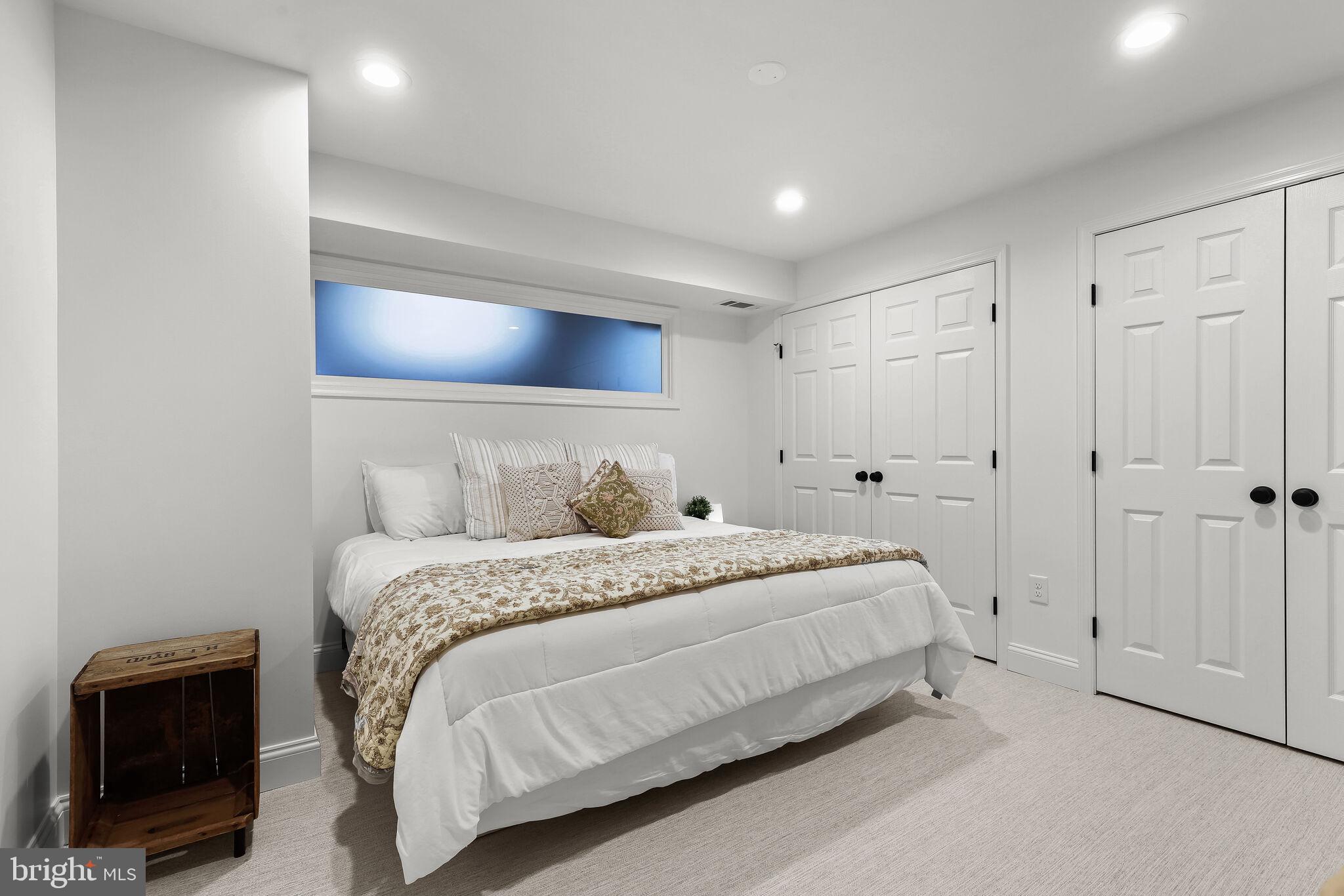 RIVER HILL - Residential