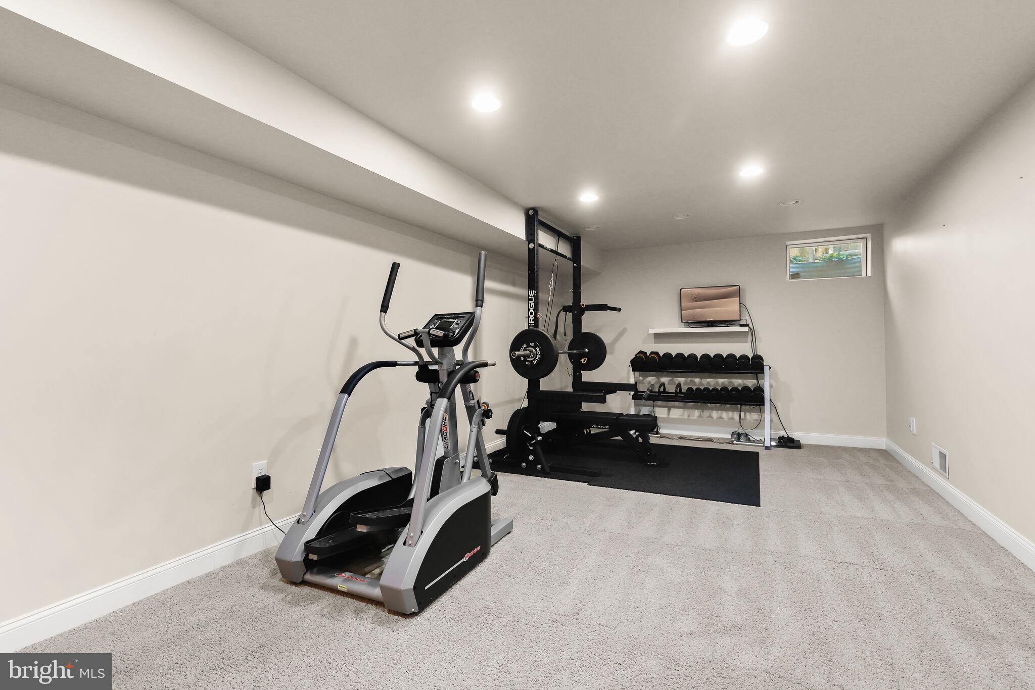 RIVER HILL - Residential