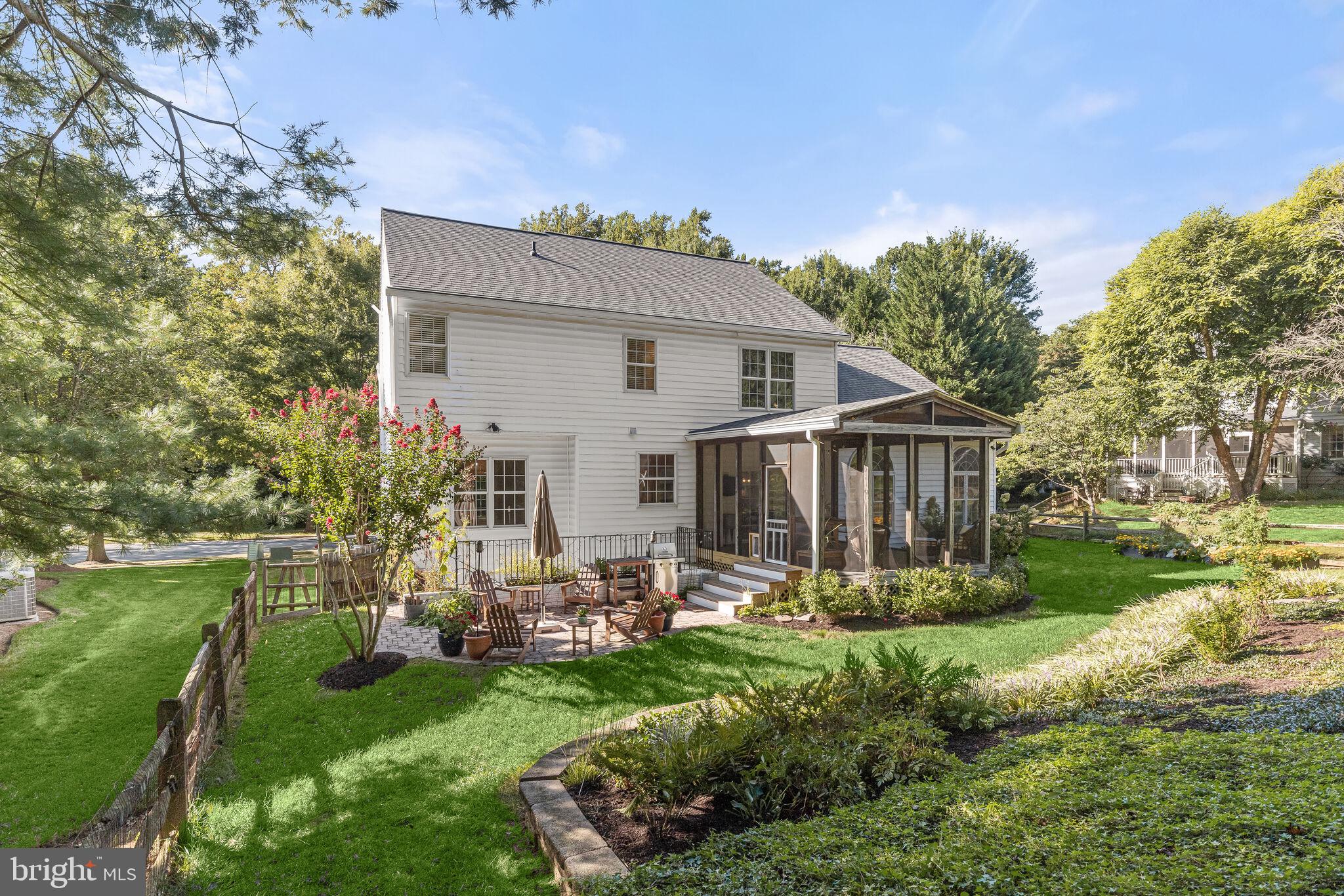 RIVER HILL - Residential