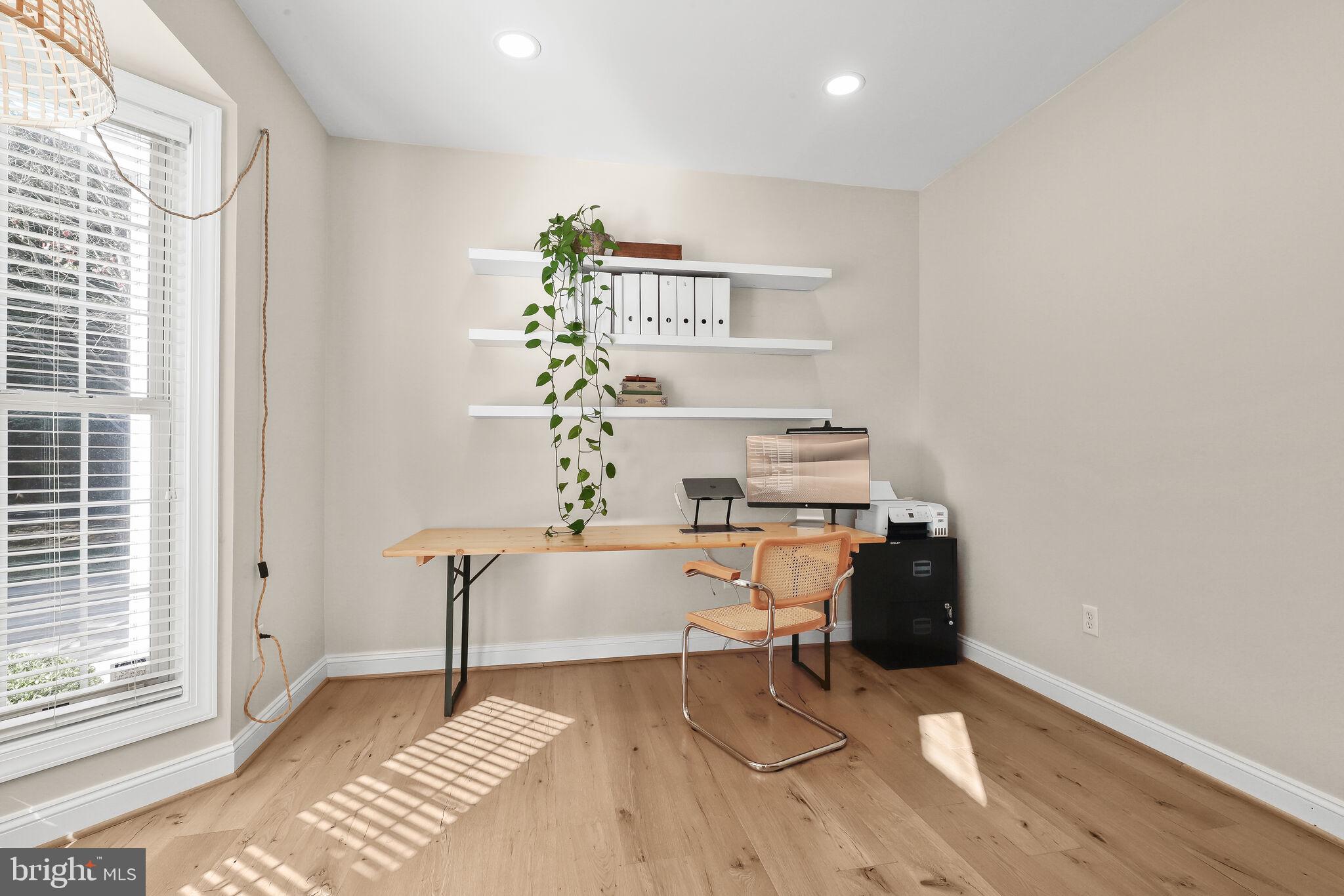 RIVER HILL - Residential