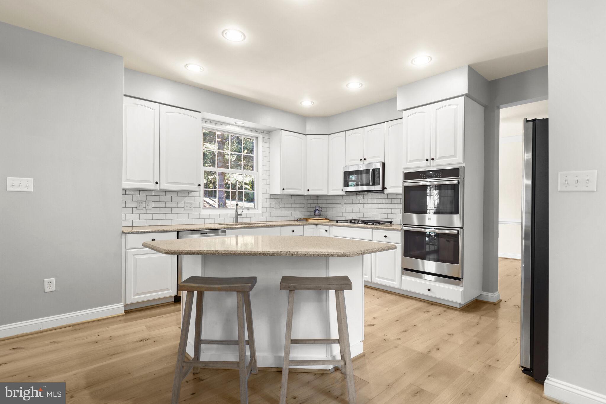 RIVER HILL - Residential